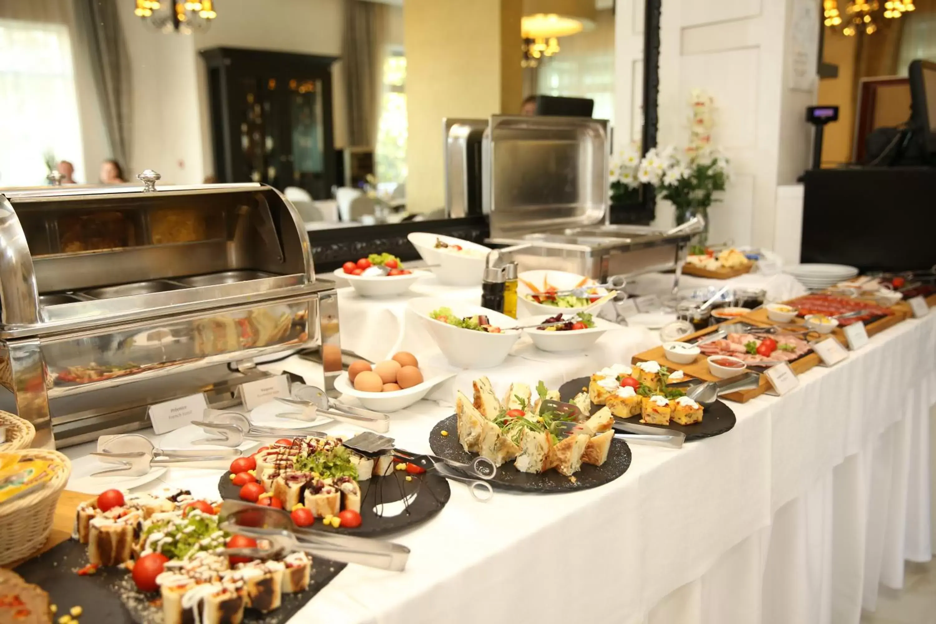 Buffet breakfast, Food in Hotel Heritage