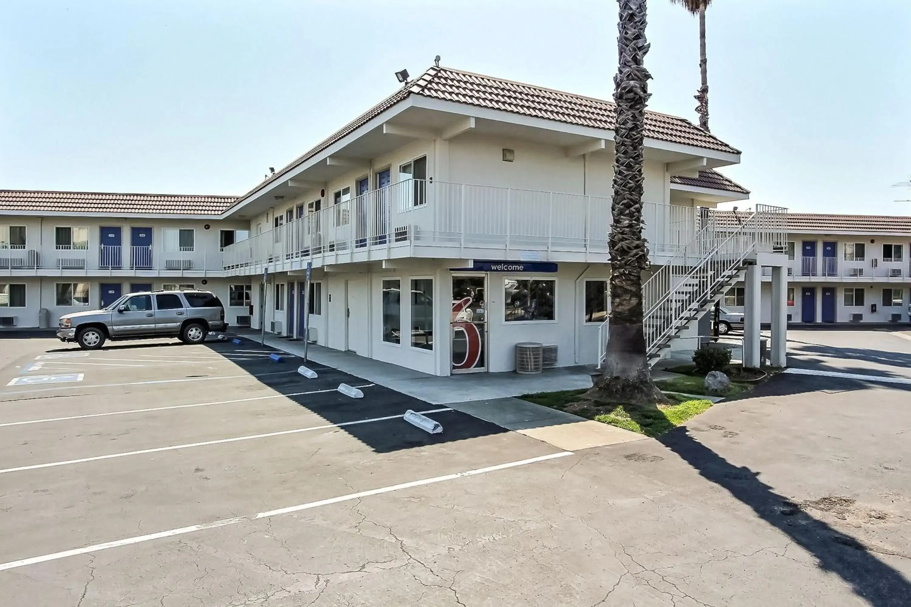 Facade/entrance, Property Building in Motel 6-Campbell, CA - San Jose