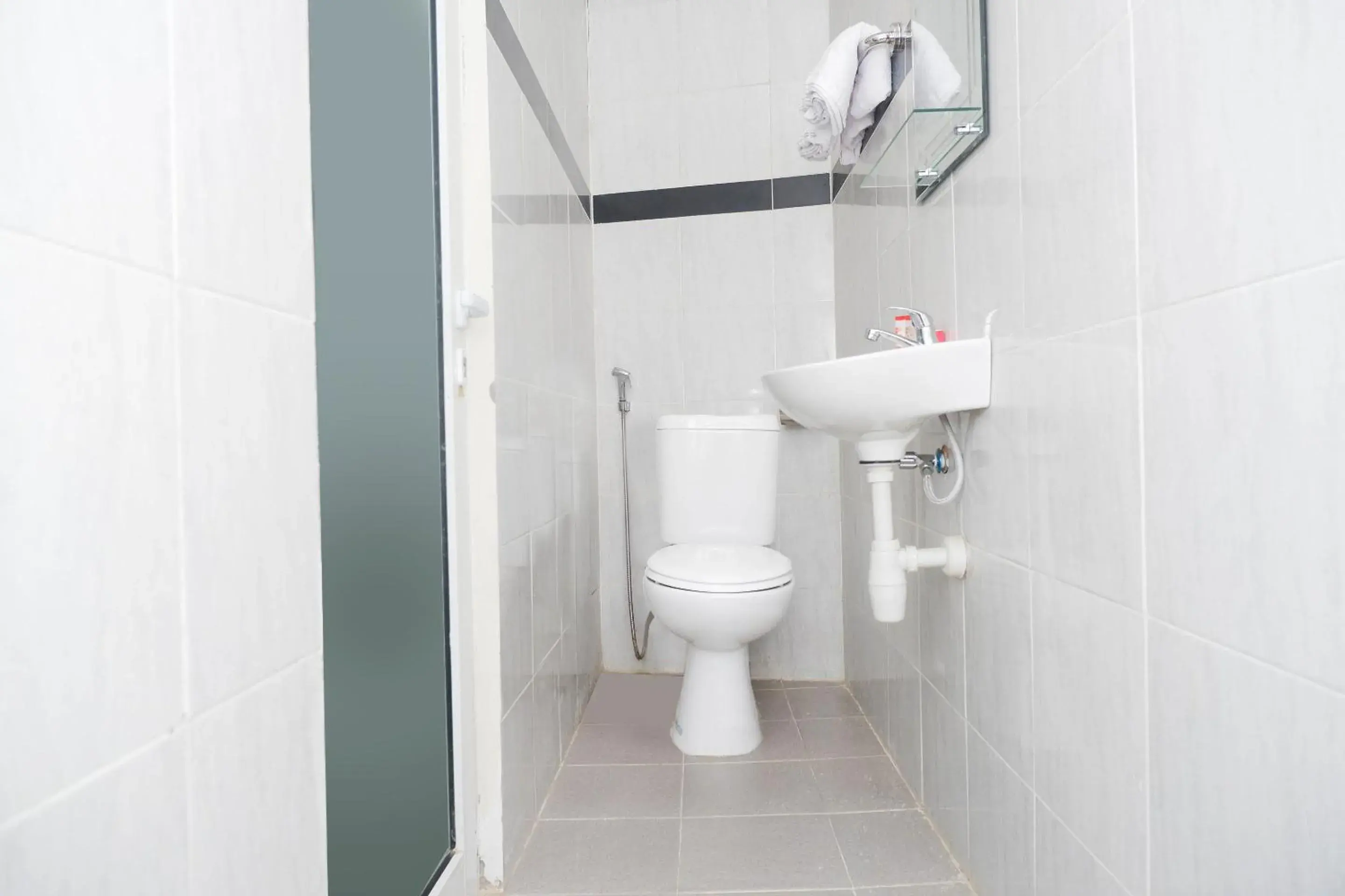 Bathroom in OYO 1217 Candi Residence