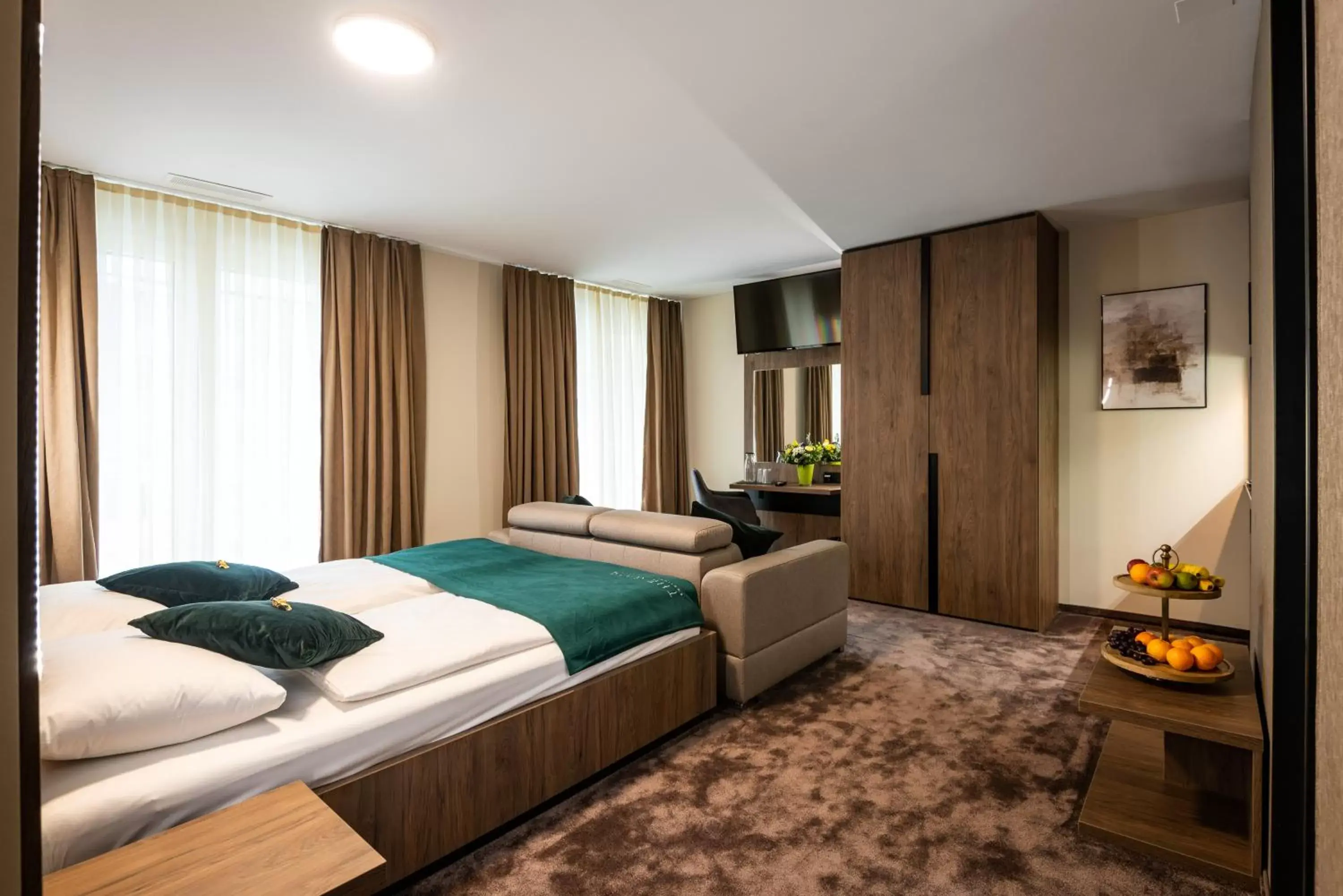 Deluxe Double Room (2 Adults + 1 Child) in The Gate Boutique Hotel Zürich Deluxe Double Room (2 Adults + 1 Child) in The Gate Boutique Hotel Zürich