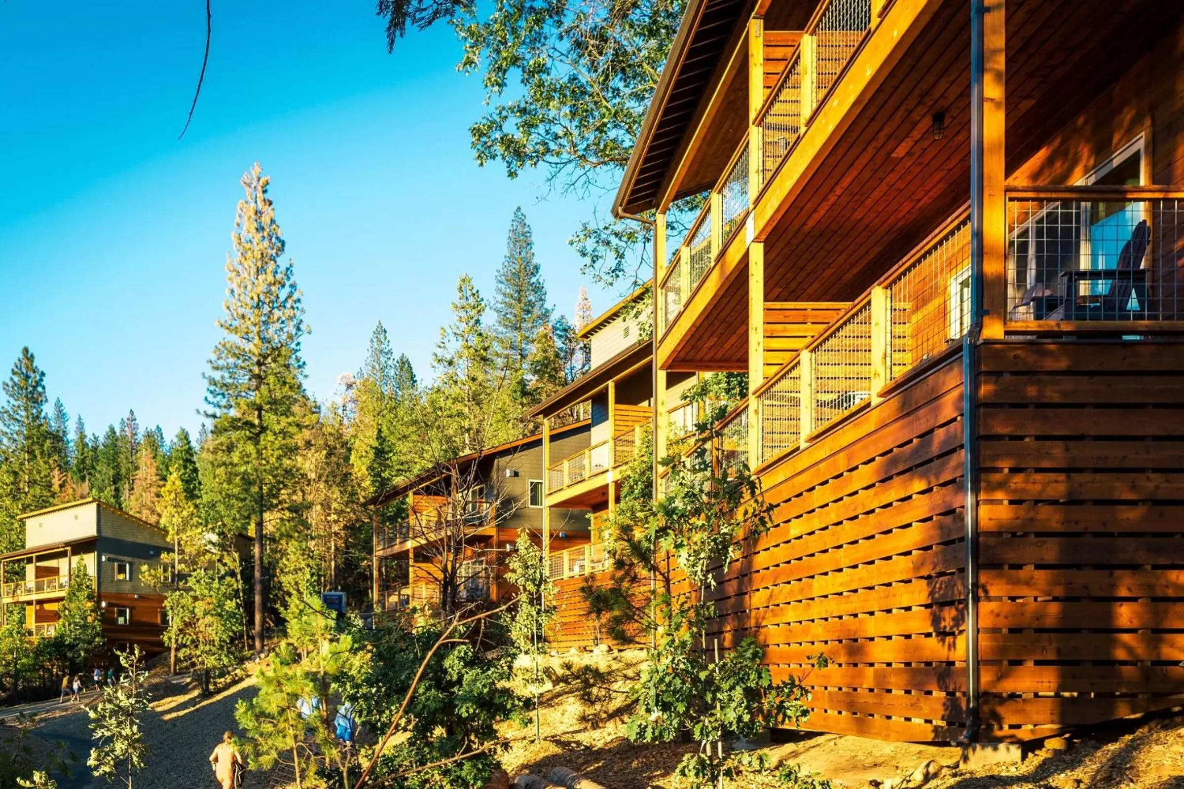 Property Building in Rush Creek Lodge at Yosemite