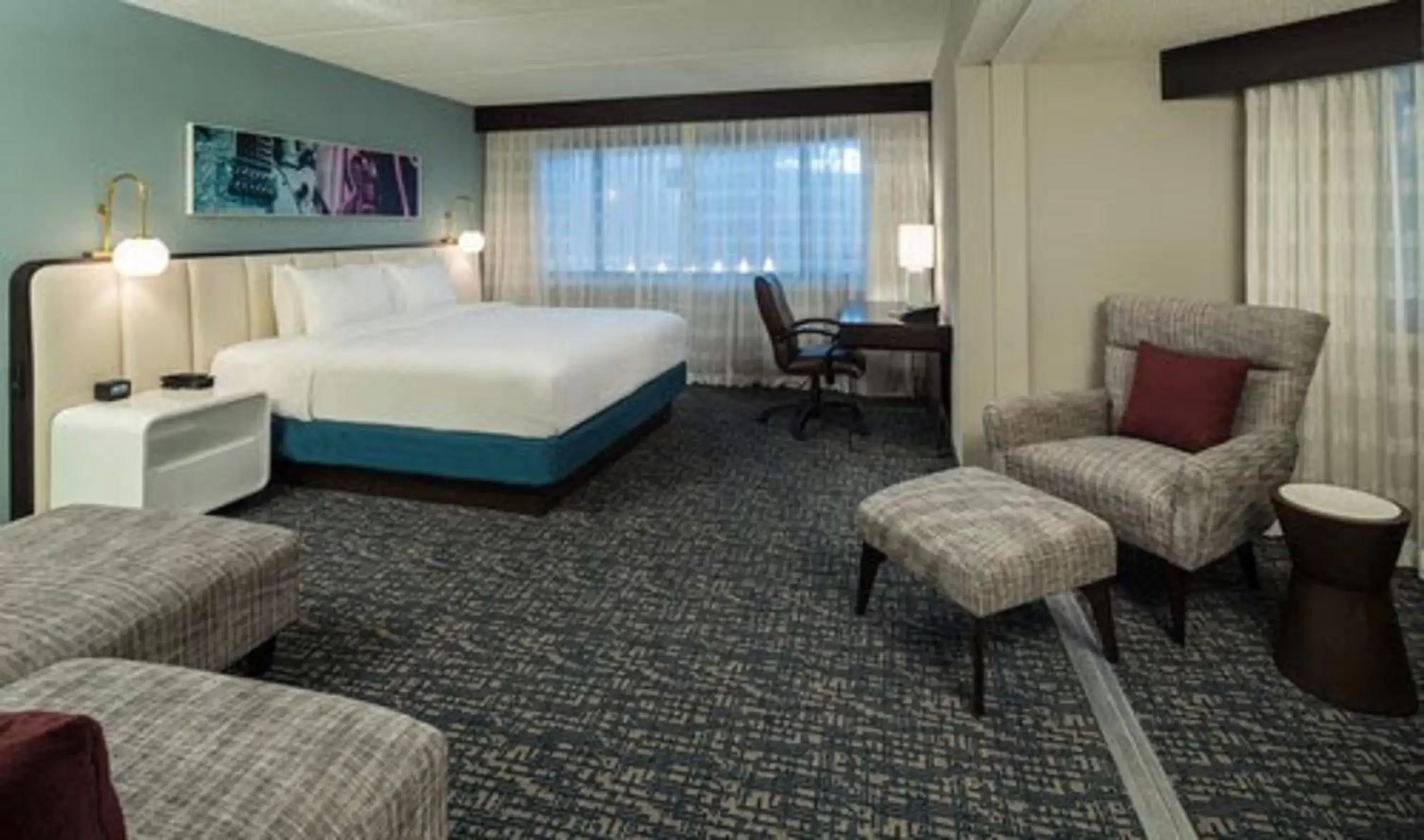 Photo of the whole room, Bed in DoubleTree by Hilton Austin Northwest - Arboretum