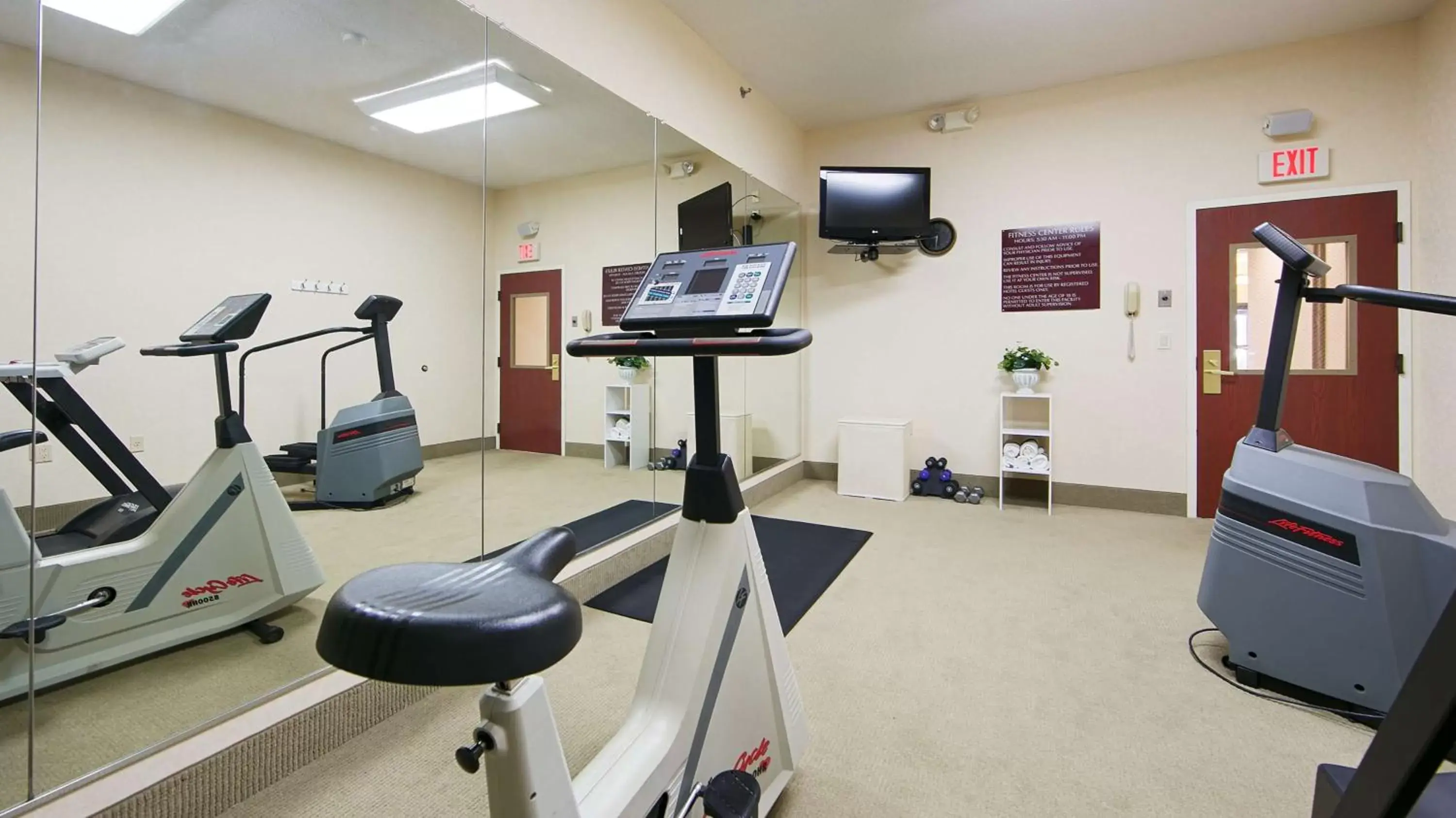 Fitness centre/facilities, Fitness Center/Facilities in Best Western Hiram Inn and Suites