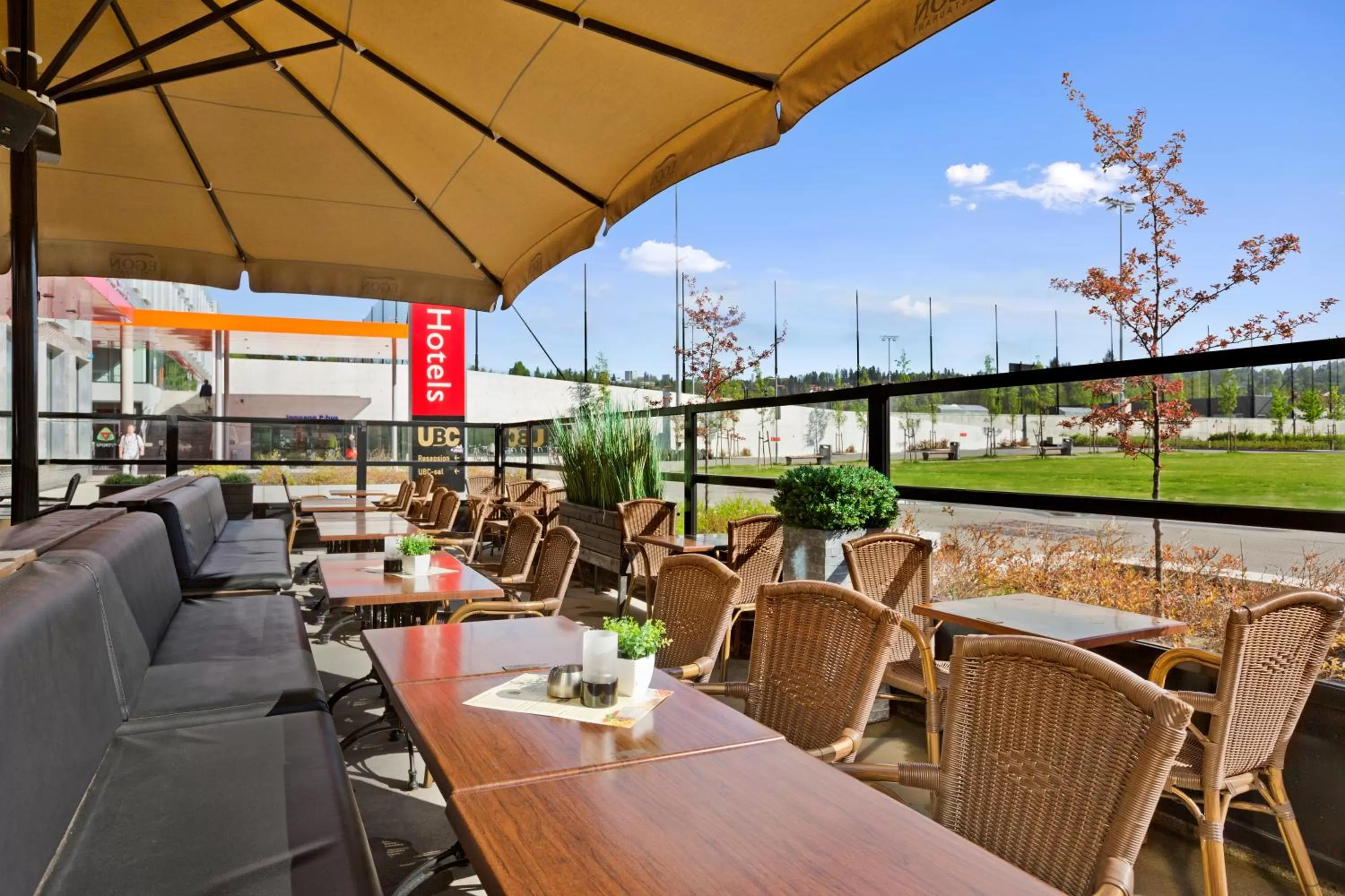 Restaurant/places to eat in Thon Partner Hotel Ullevaal Stadion