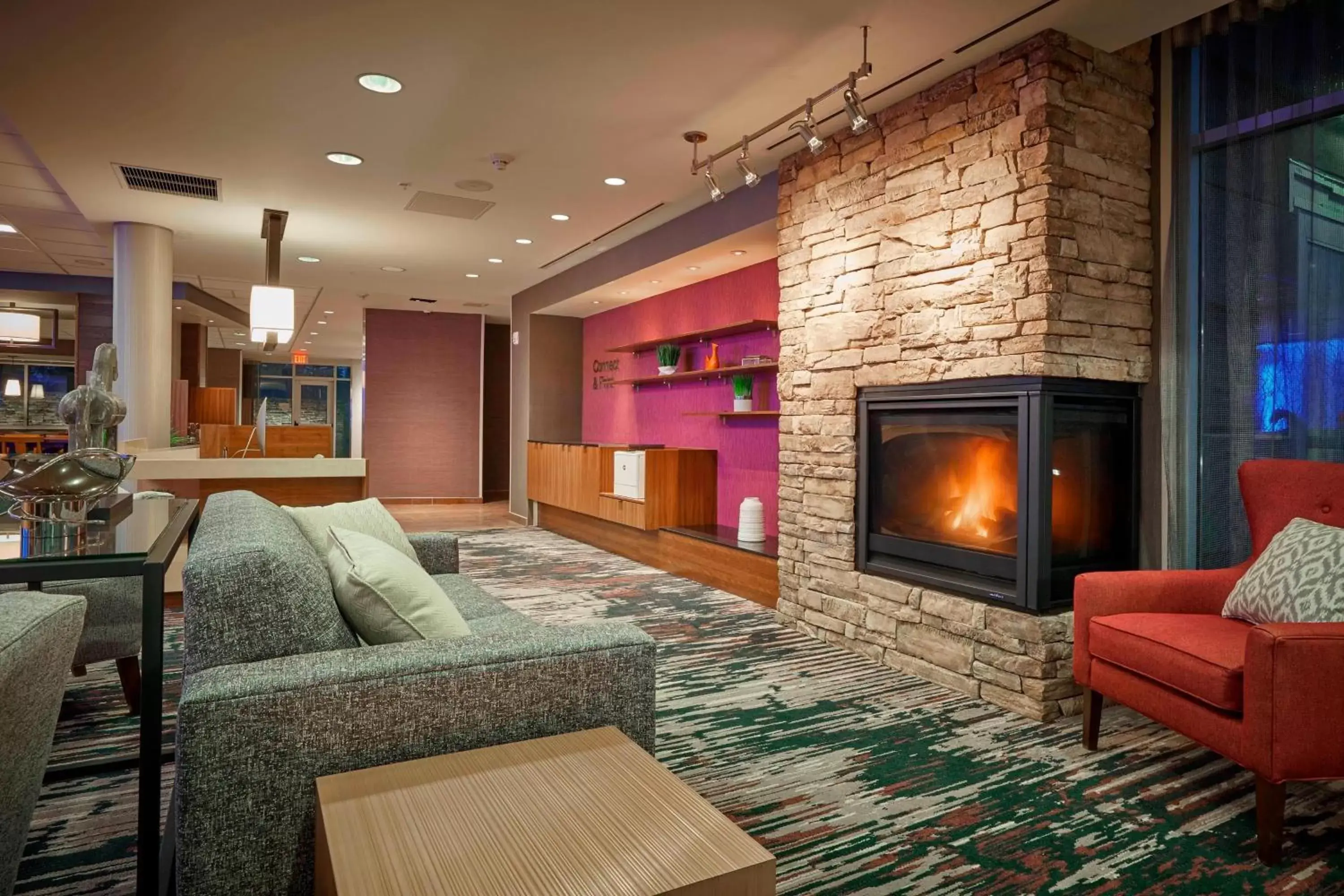 Lobby or reception, Seating Area in Fairfield Inn & Suites by Marriott Grand Mound Centralia