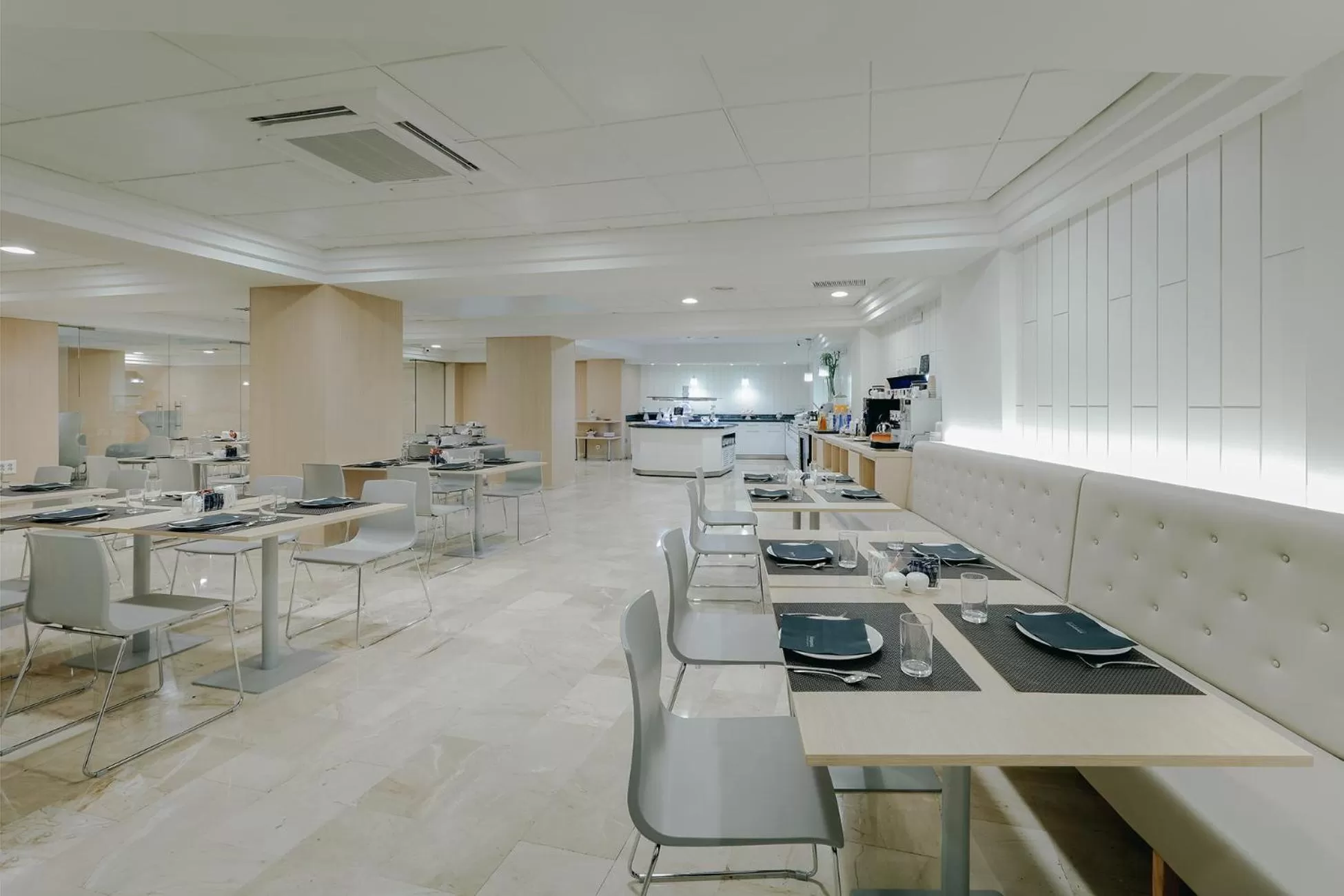 Buffet breakfast in Hesperia Murcia Centro