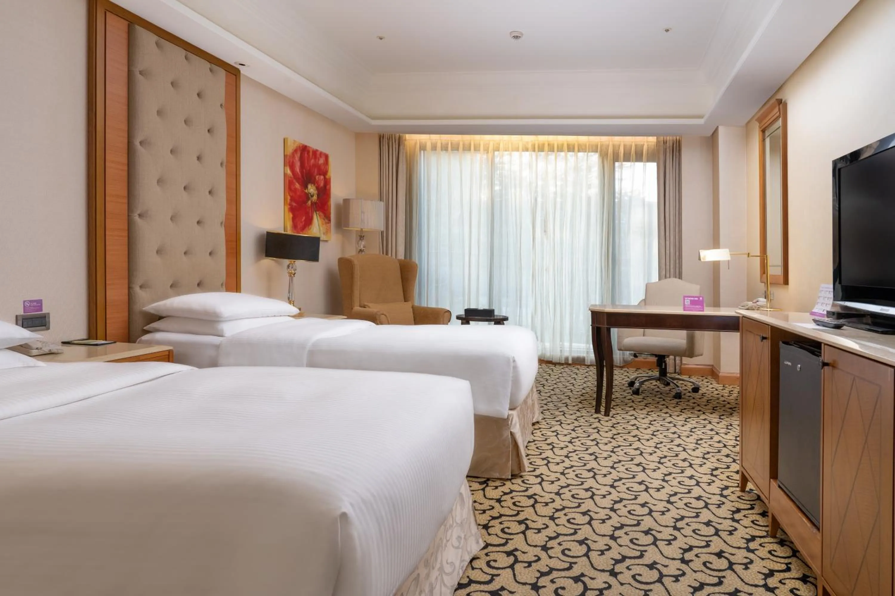 Photo of the whole room, Bed in E-DA Royal Hotel