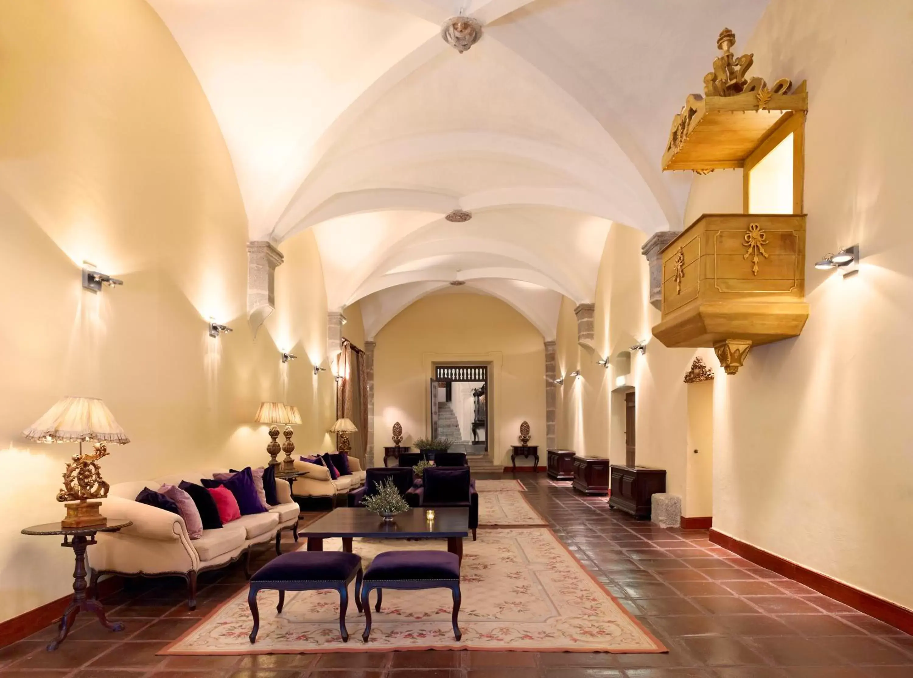 Lounge or bar, Seating Area in Convento do Espinheiro, Historic Hotel & Spa