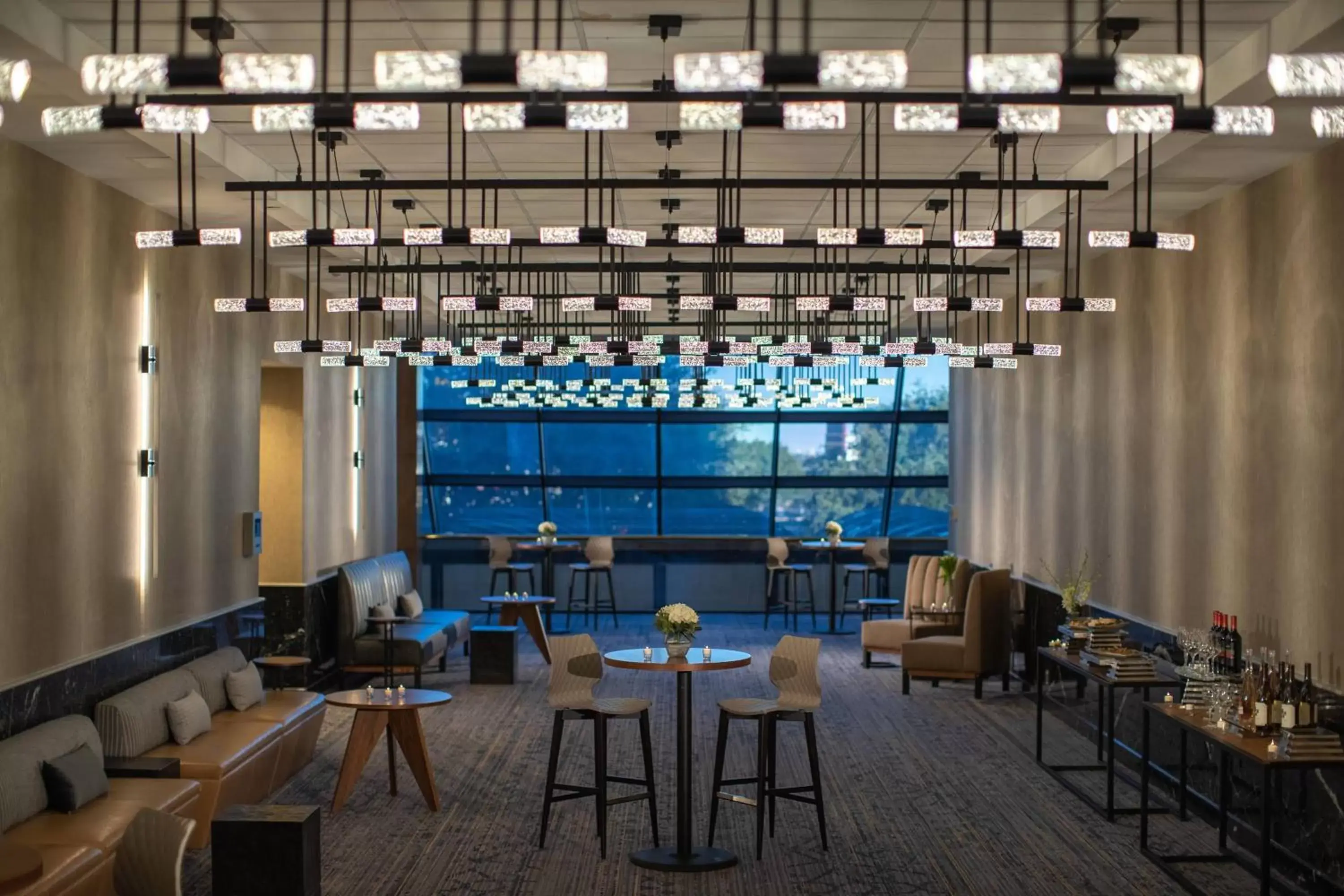 Meeting/conference room, Lounge/Bar in Renaissance Dallas Addison