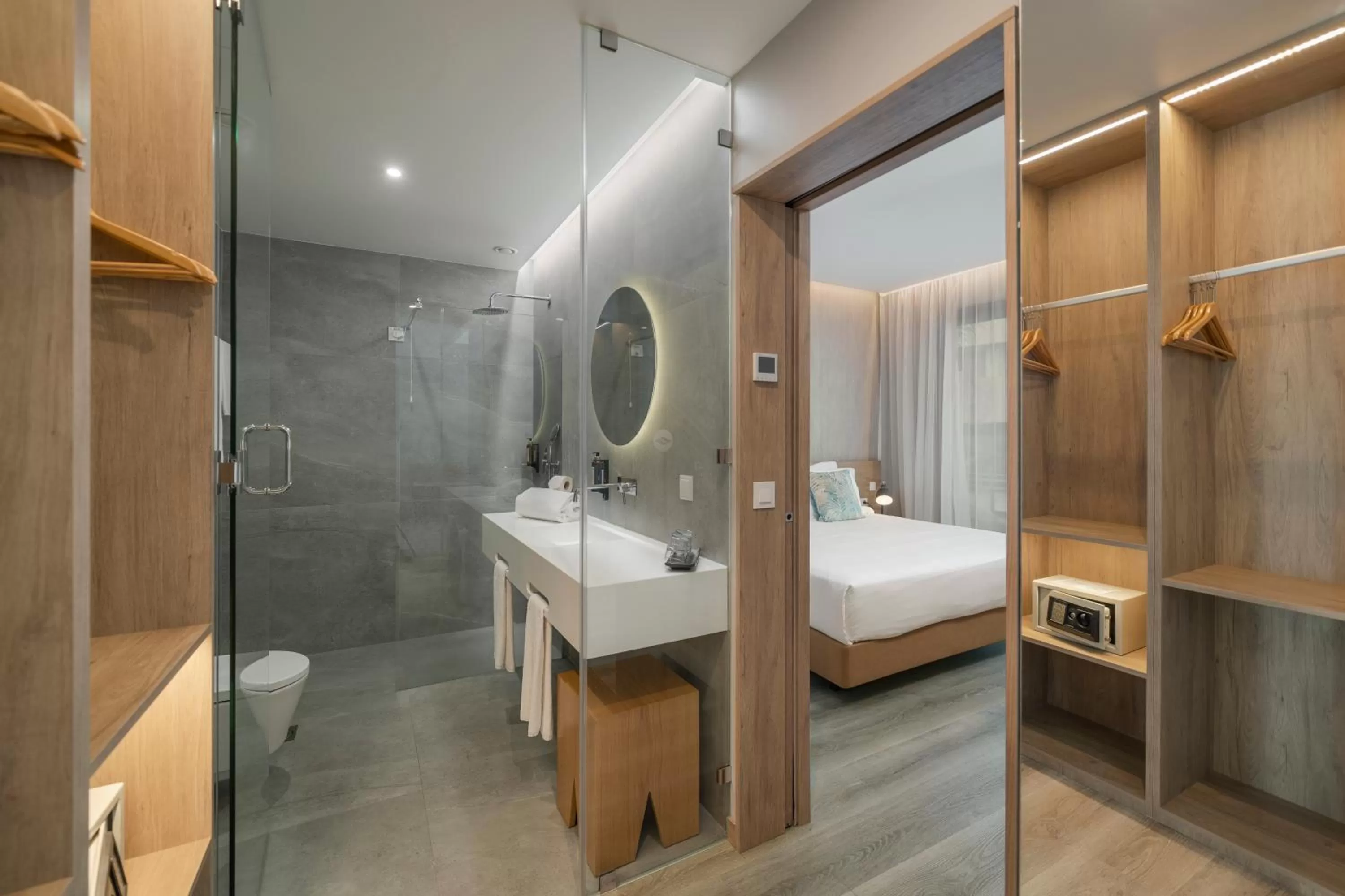 Shower, Bed in Vila Baleira Funchal