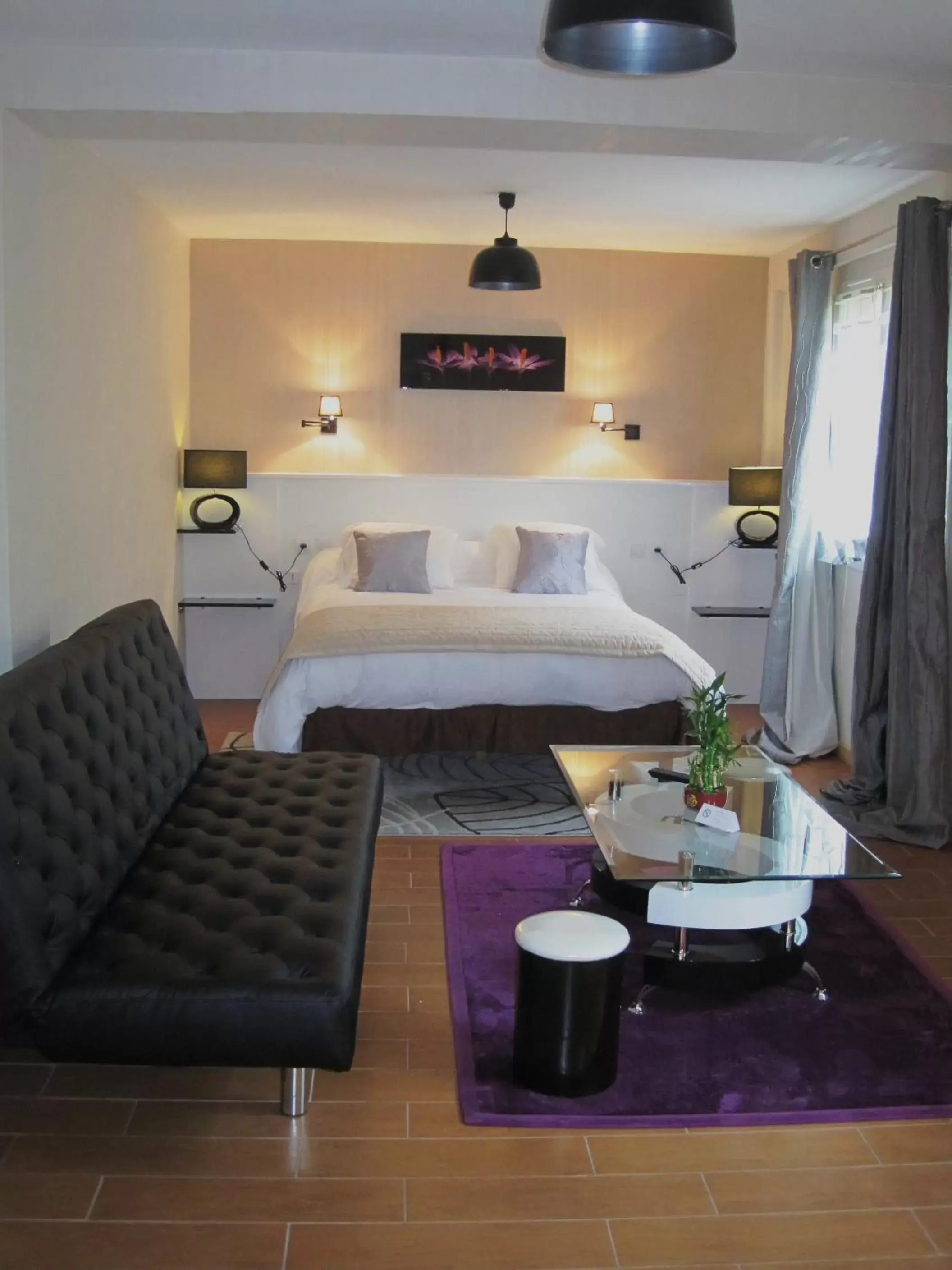 Photo of the whole room, Bed in Hotel Restaurant Rive Gauche