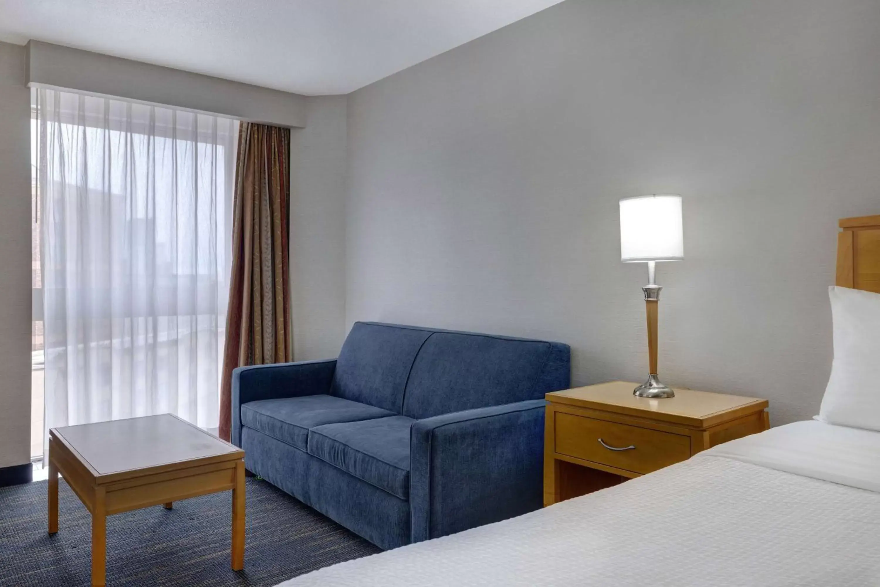 Photo of the whole room, Seating Area in Days Inn by Wyndham Niagara Falls Near The Falls