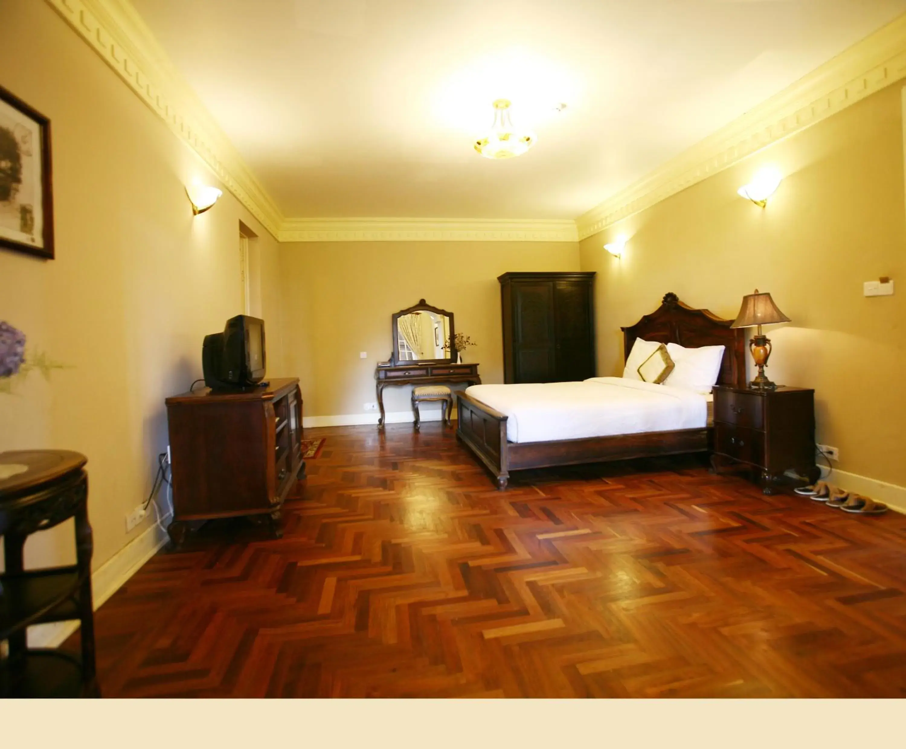 Bedroom, TV/Entertainment Center in Dalat Cadasa Resort