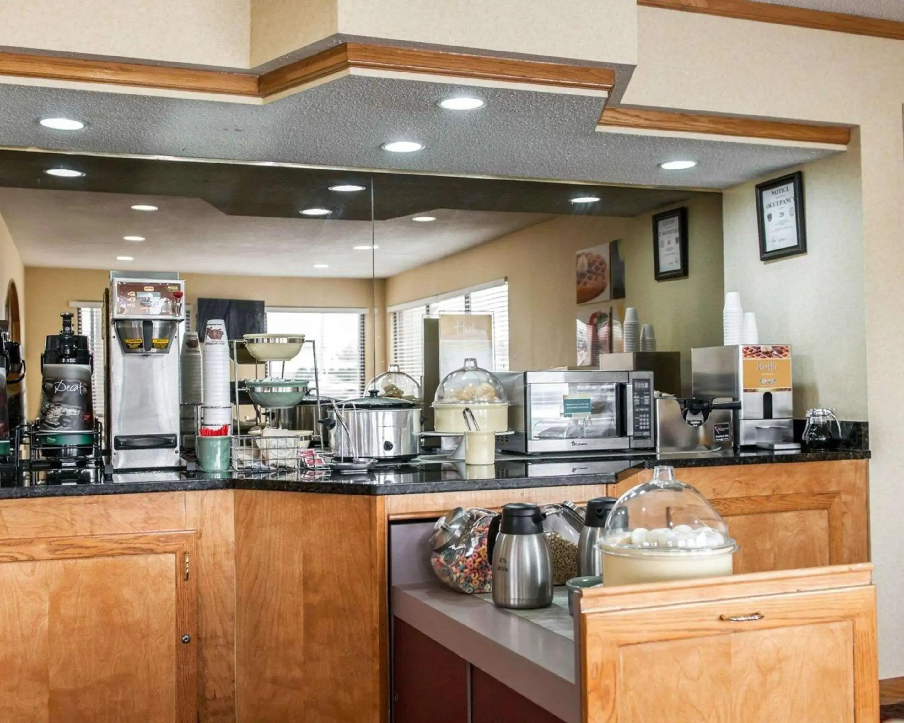 Restaurant/places to eat in Quality Inn and Suites Indianapolis