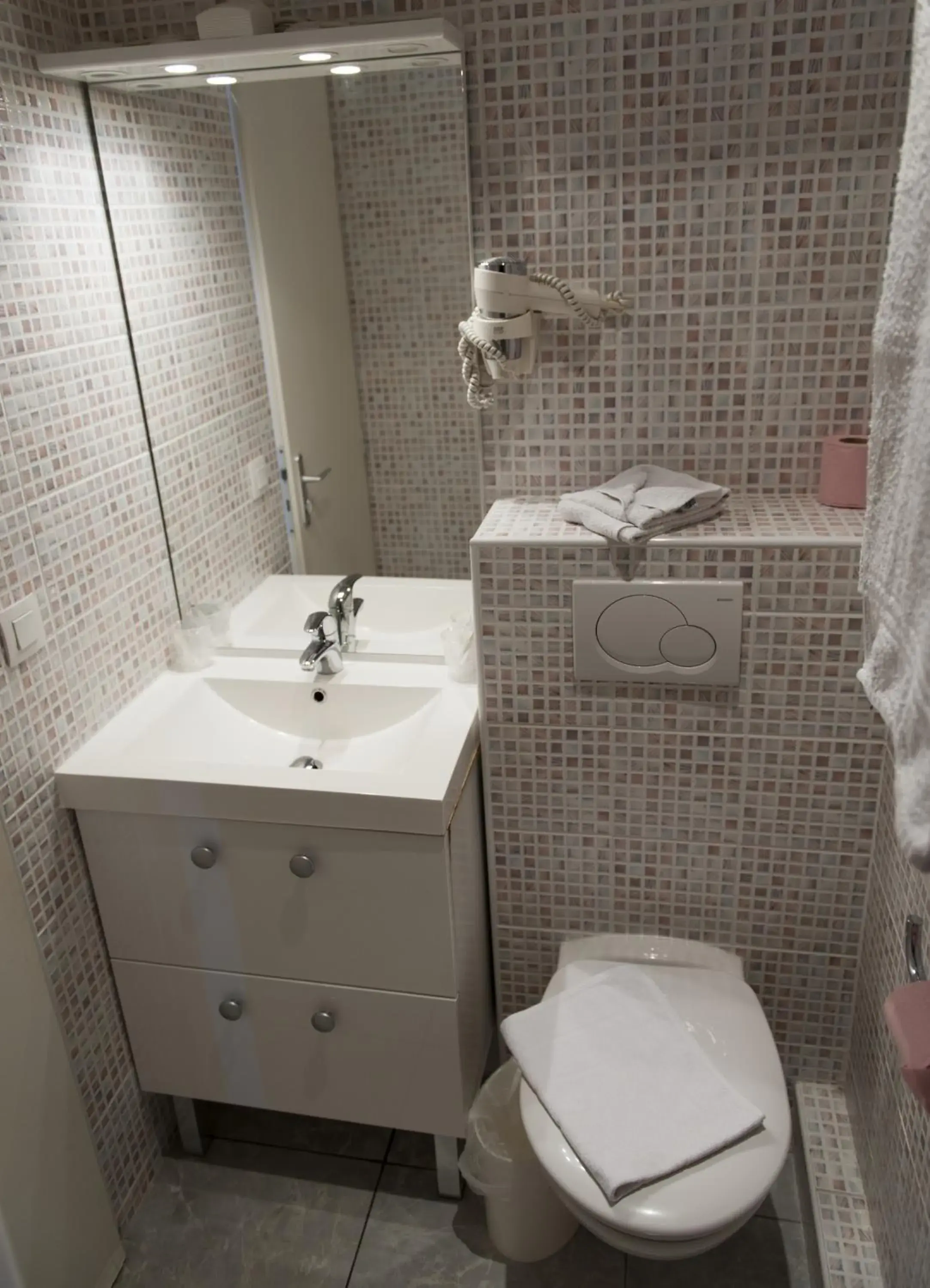 Bathroom in Hôtel Vendôme