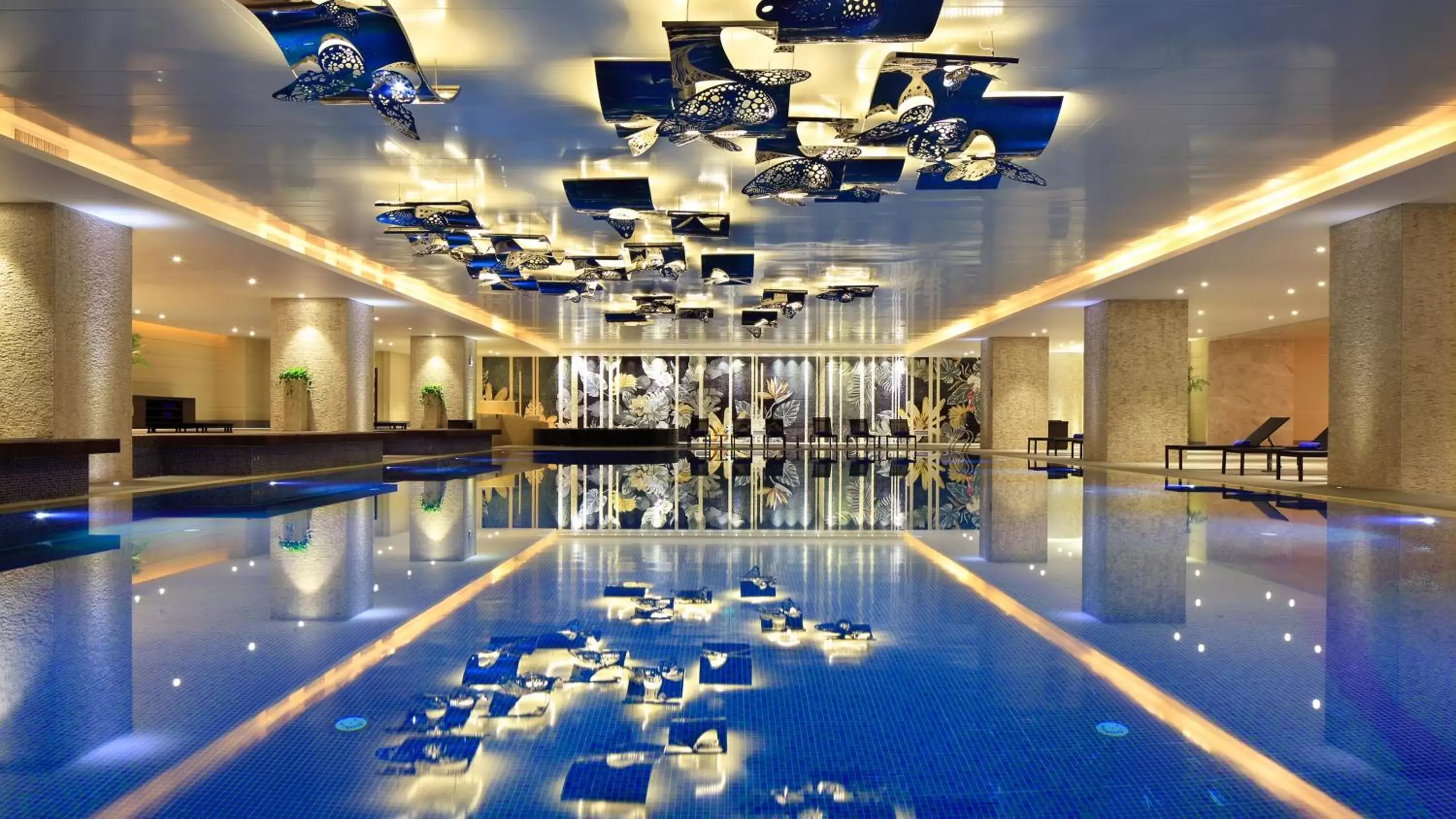 Swimming pool in InterContinental Kunming by IHG Swimming pool in InterContinental Kunming by IHG
