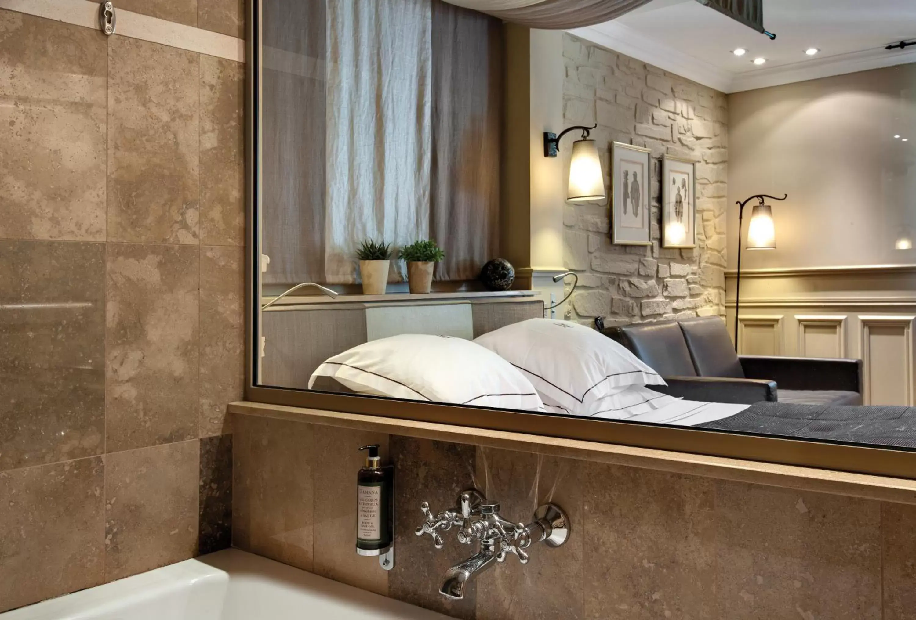 Shower, Bathroom in Hôtel du Château & Spa - Les Collectionneurs