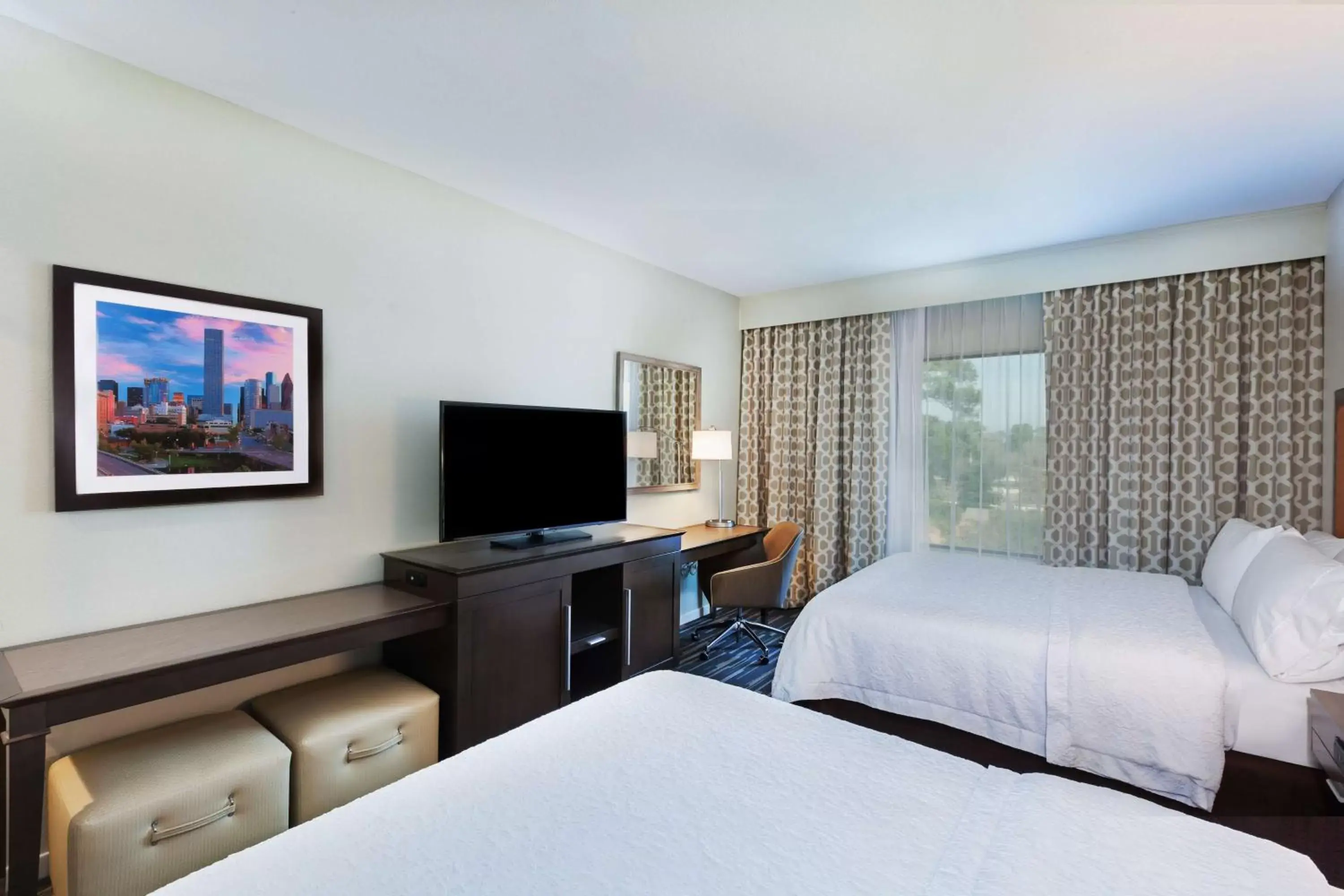 Bedroom, TV/Entertainment Center in Hampton Inn & Suites Houston/Atascocita, Tx