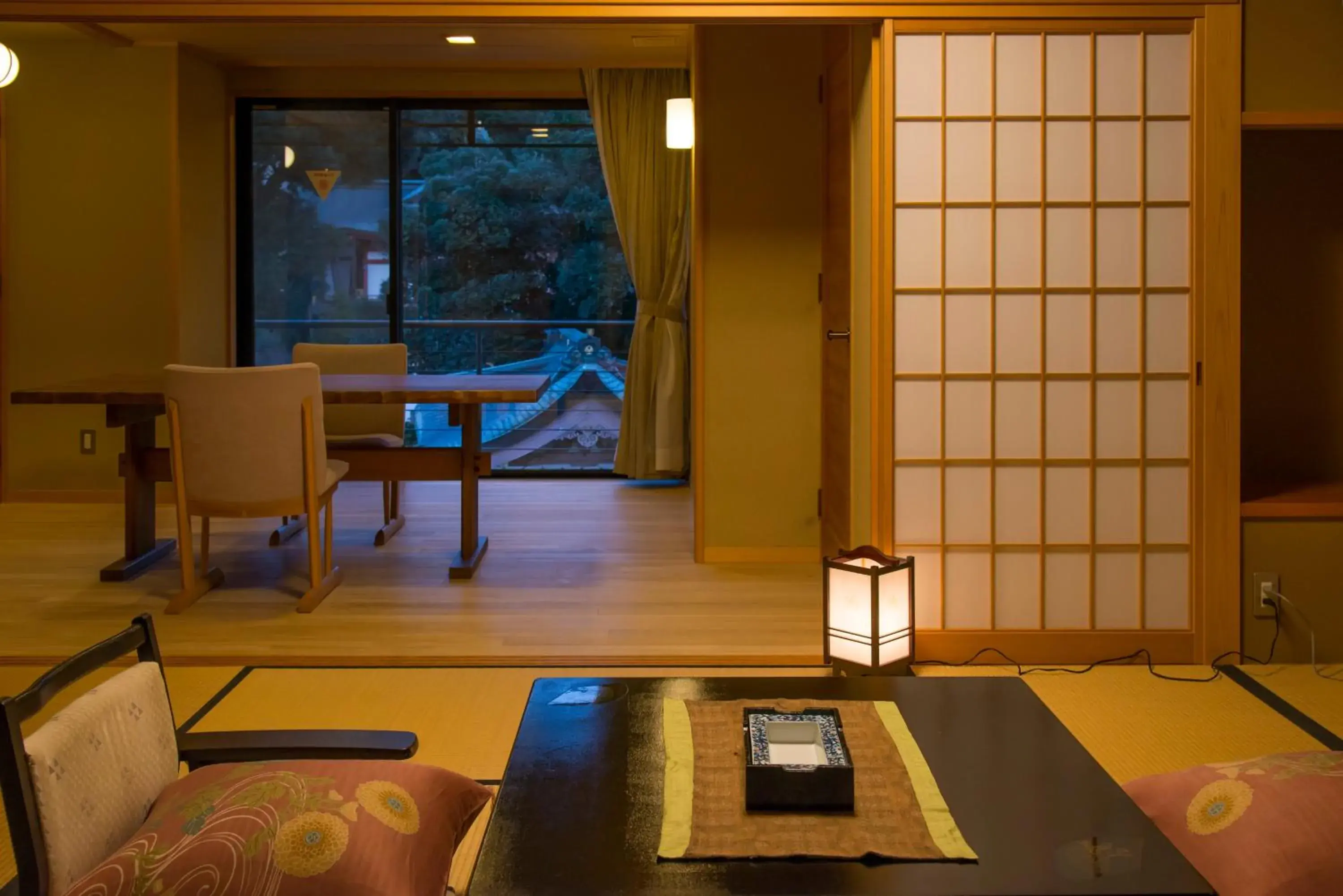 Japanese-Style Family Room with Dining Area in Tachibana Shikitei