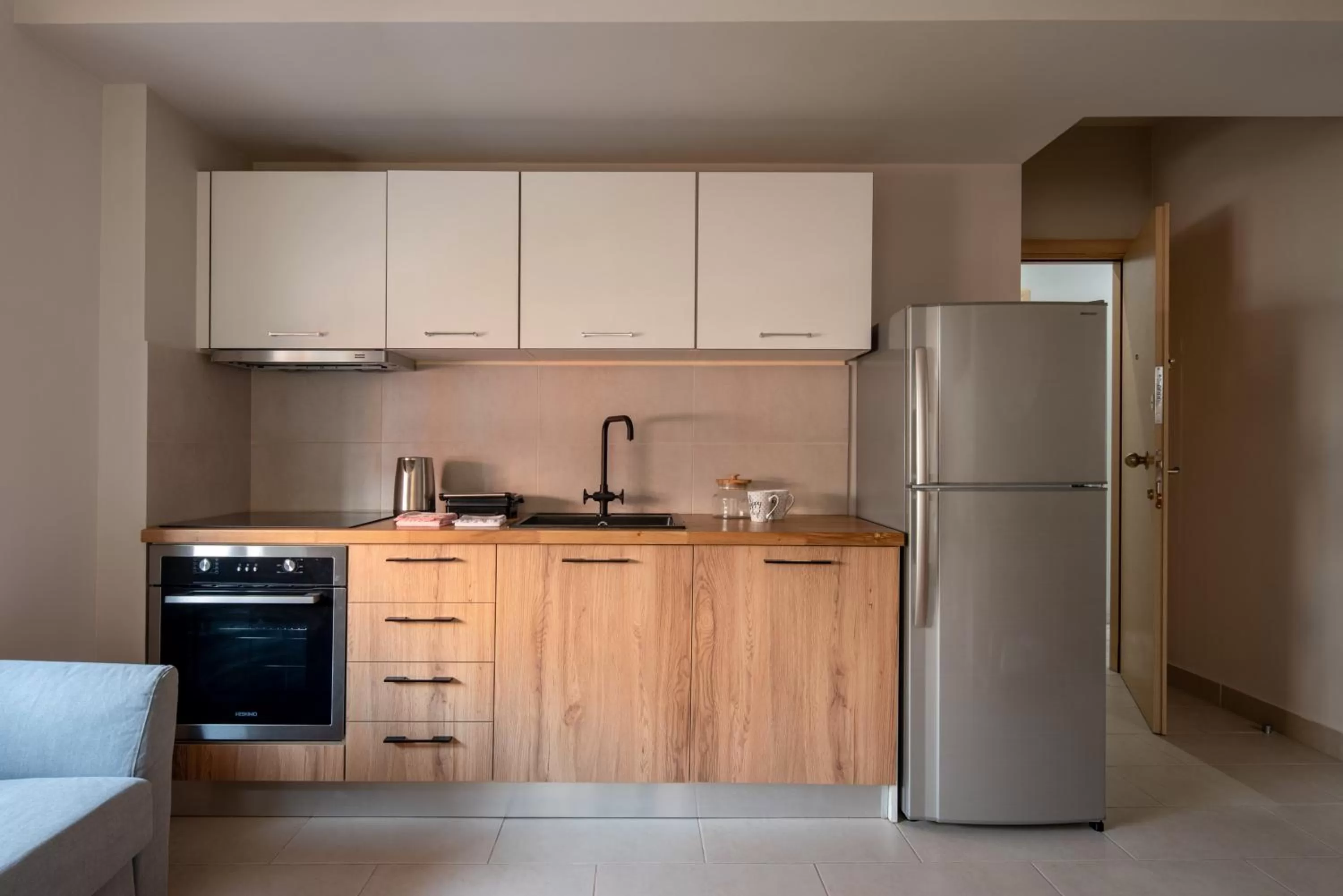 Kitchen or kitchenette in 12 Keys Athens Apartments