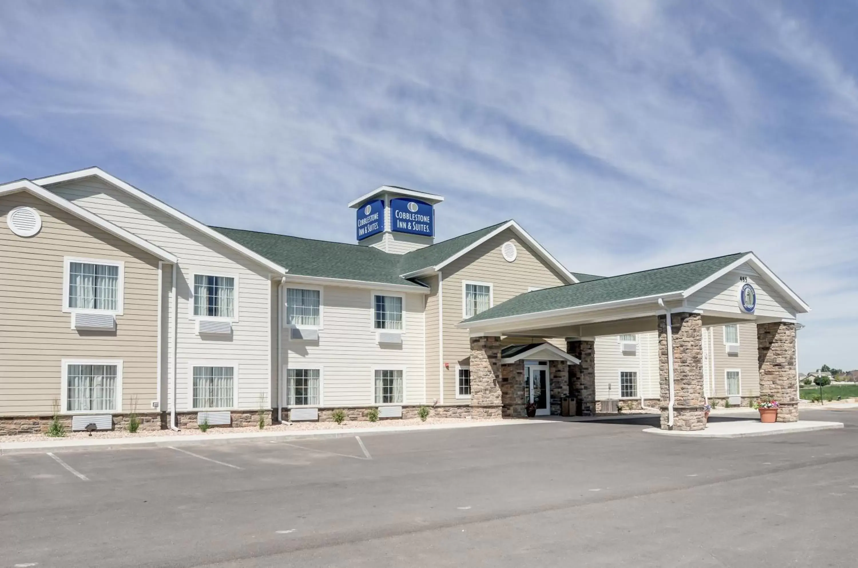 Facade/entrance, Property Building in Cobblestone Inn and Suites - Eaton