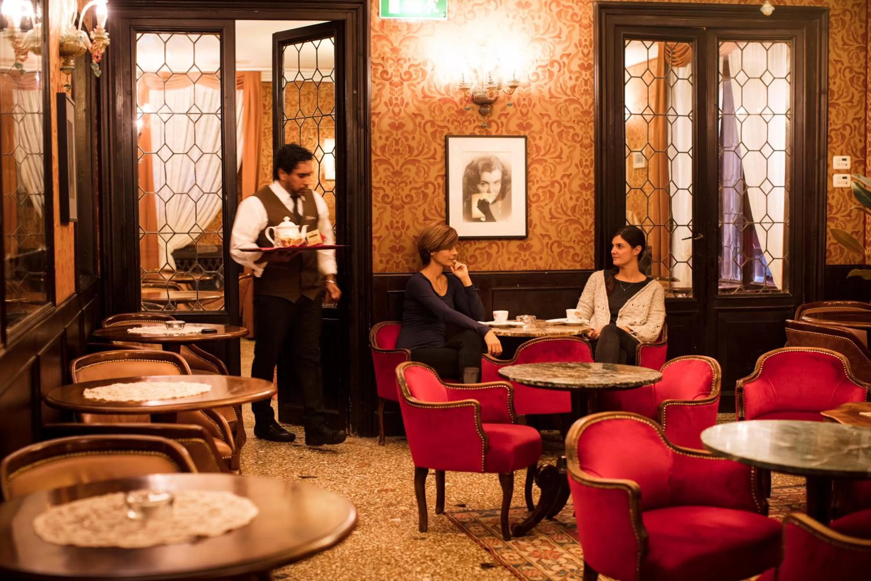 Lounge or bar in Hotel Flora