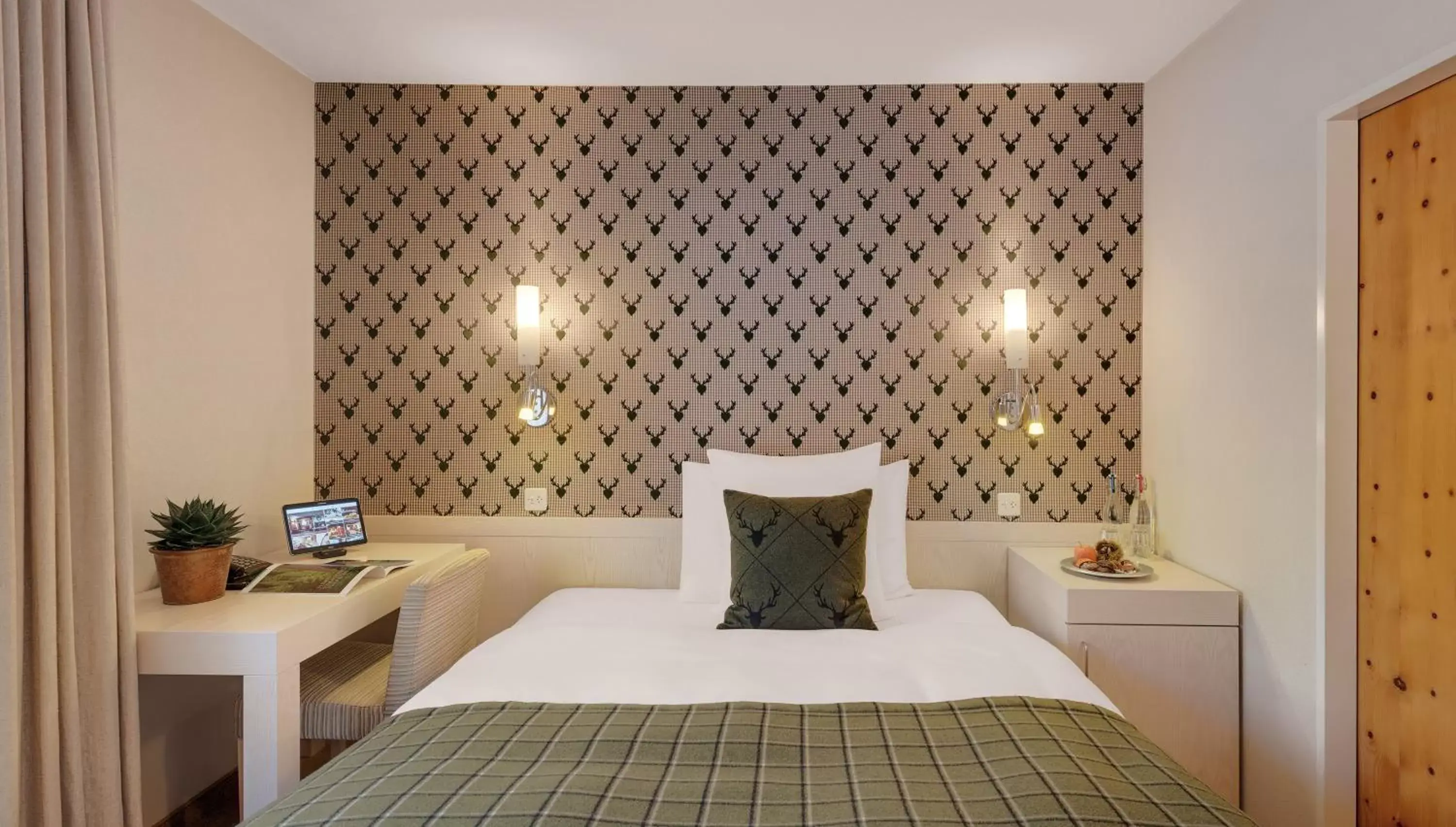 Standard Single Room Poschiavo in Morosani Posthotel Standard Single Room Poschiavo in Morosani Posthotel