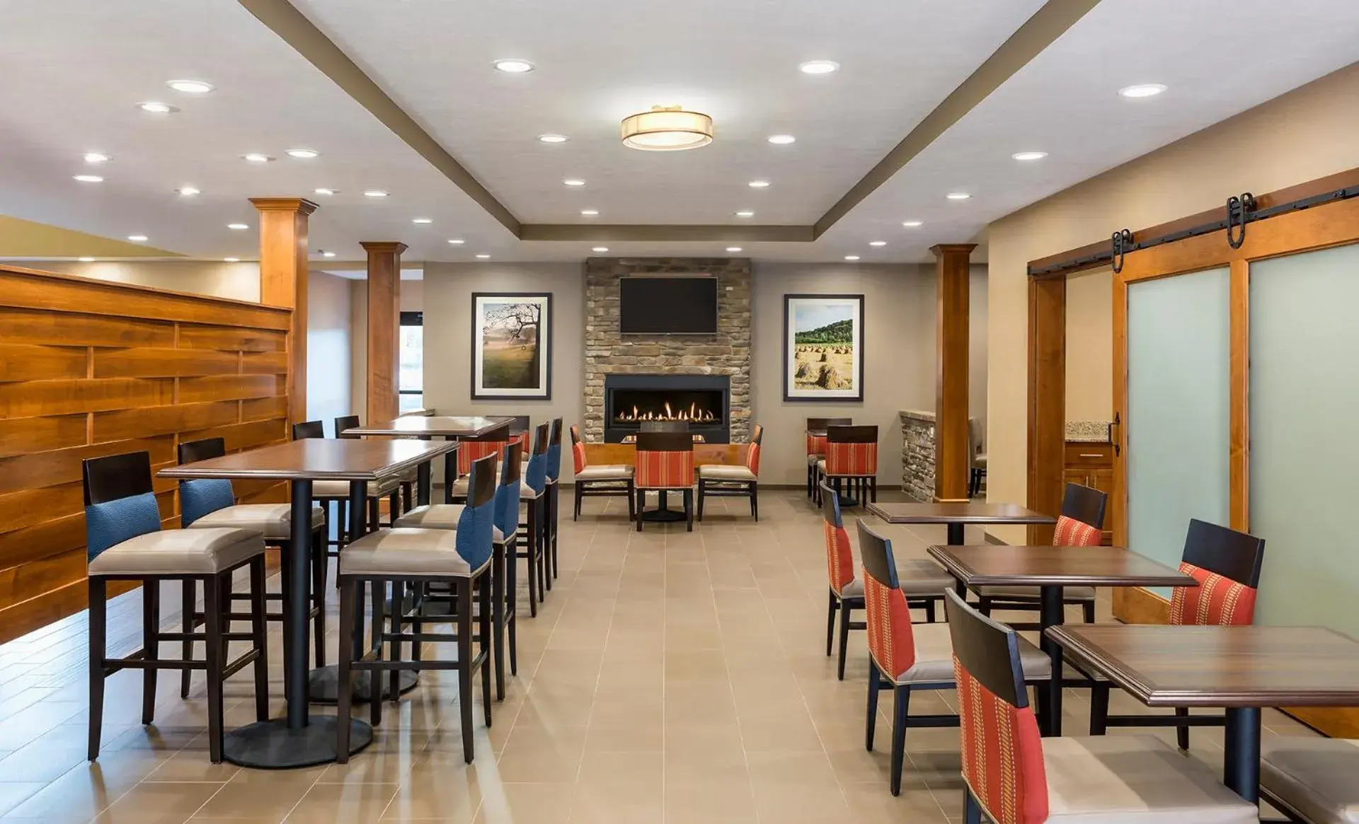 Dining area, Restaurant/Places to Eat in Comfort Suites Hartville-North Canton