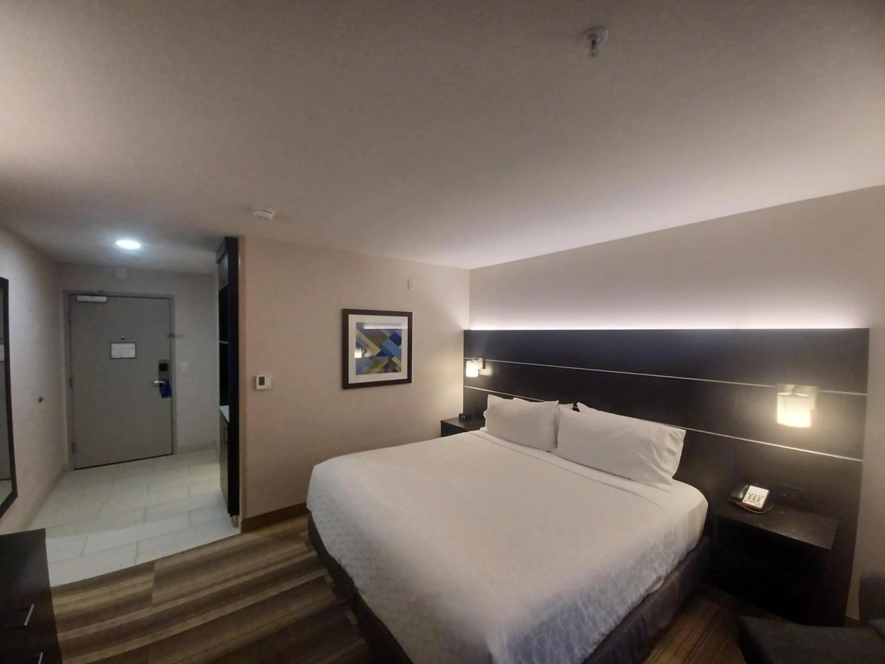 Holiday Inn Express & Suites Lincoln City by IHG