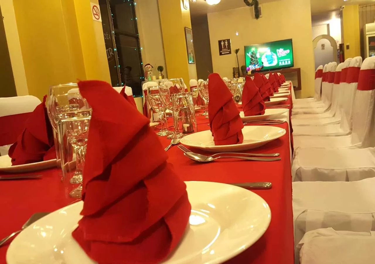 Restaurant/places to eat in La Merced Plaza Hospedaje