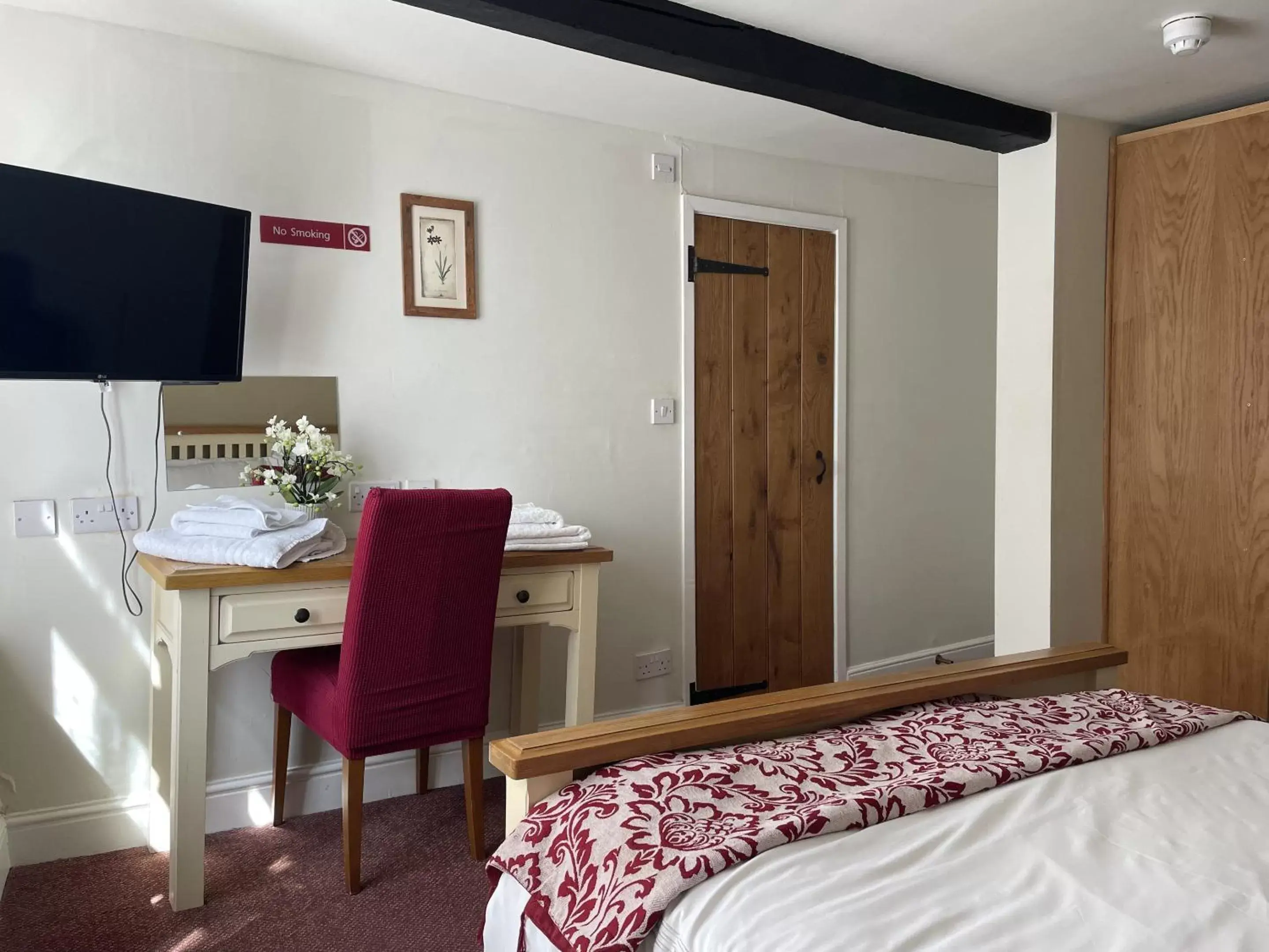 Double Room with Private Bathroom in White Hart Hotel