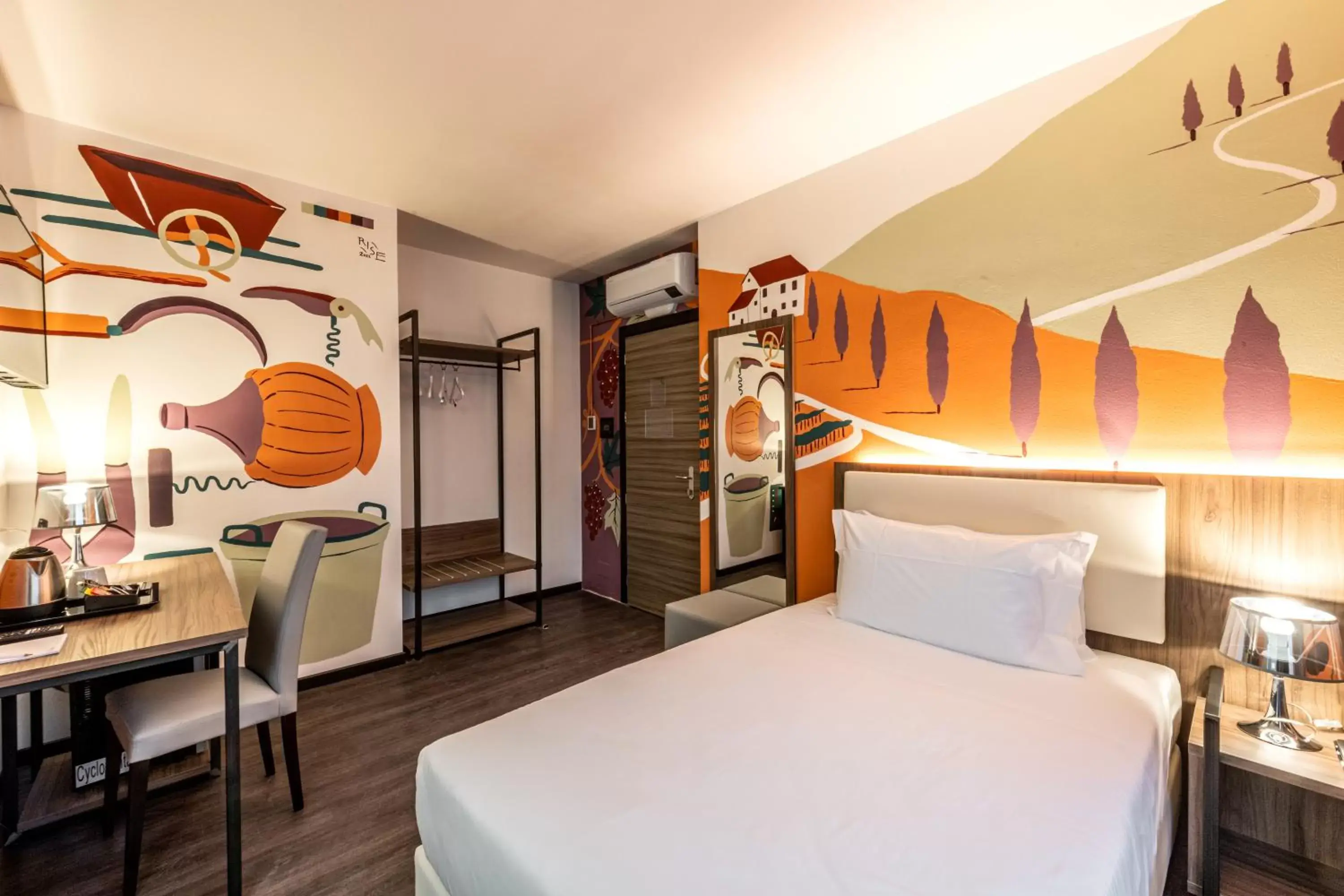 Comfort Single Room with Roll-In Shower - Disability Access/Non-Smoking in Muraless Art Hotel - WorldHotels Crafted Comfort Single Room with Roll-In Shower - Disability Access/Non-Smoking in Muraless Art Hotel - WorldHotels Crafted