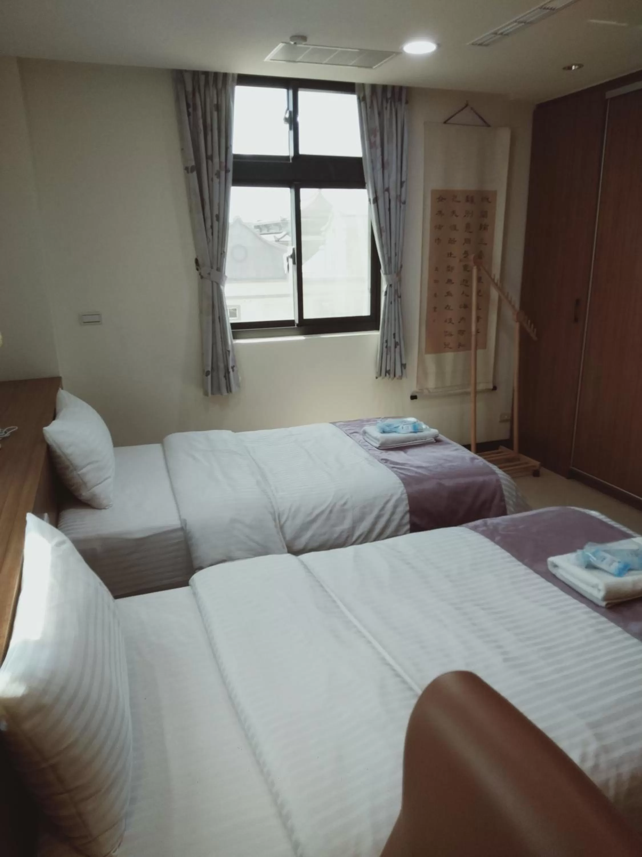 Photo of the whole room, Bed in Frank B&B