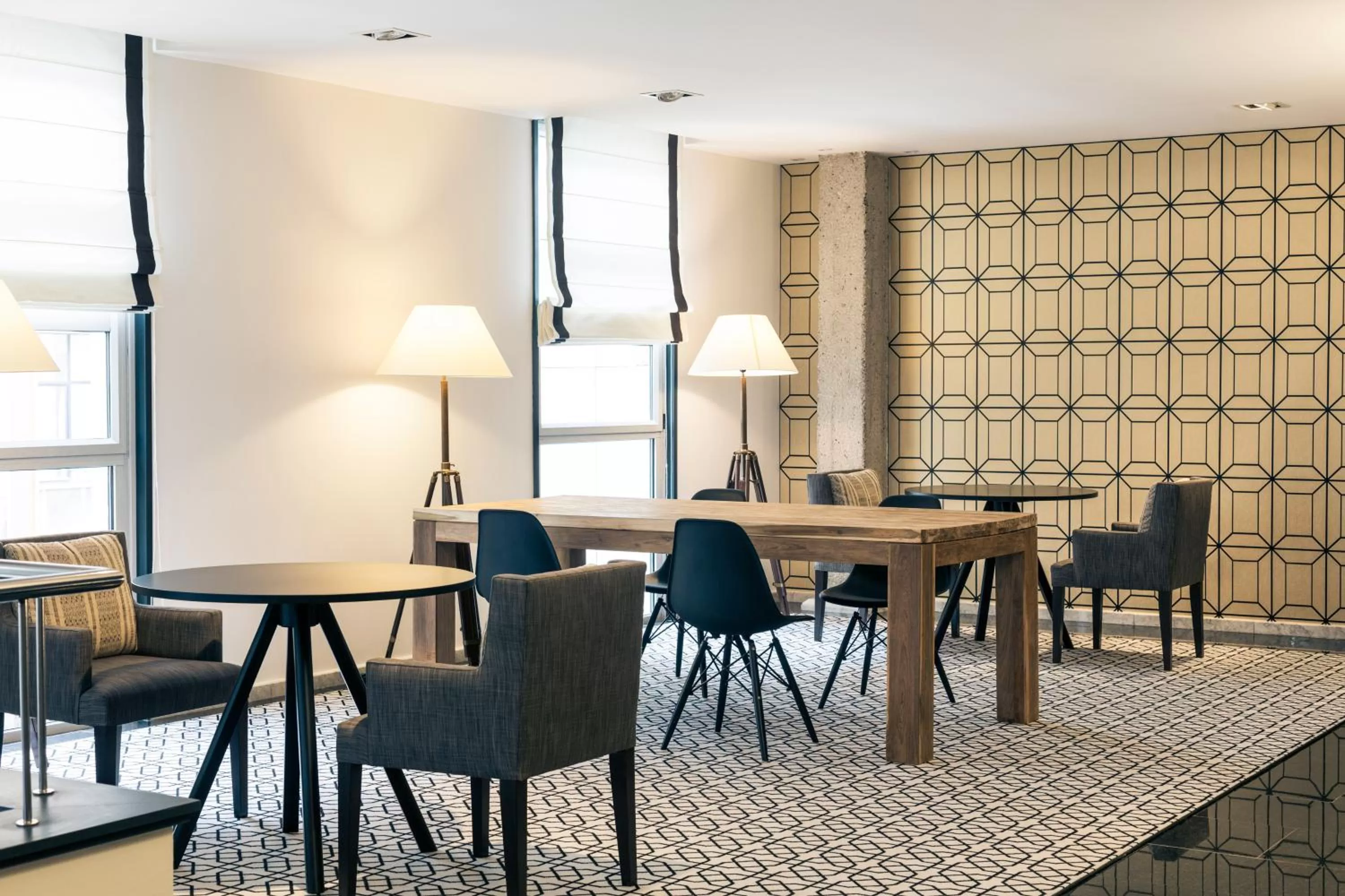 Business facilities in Hotel Mercure Jardines de Albia