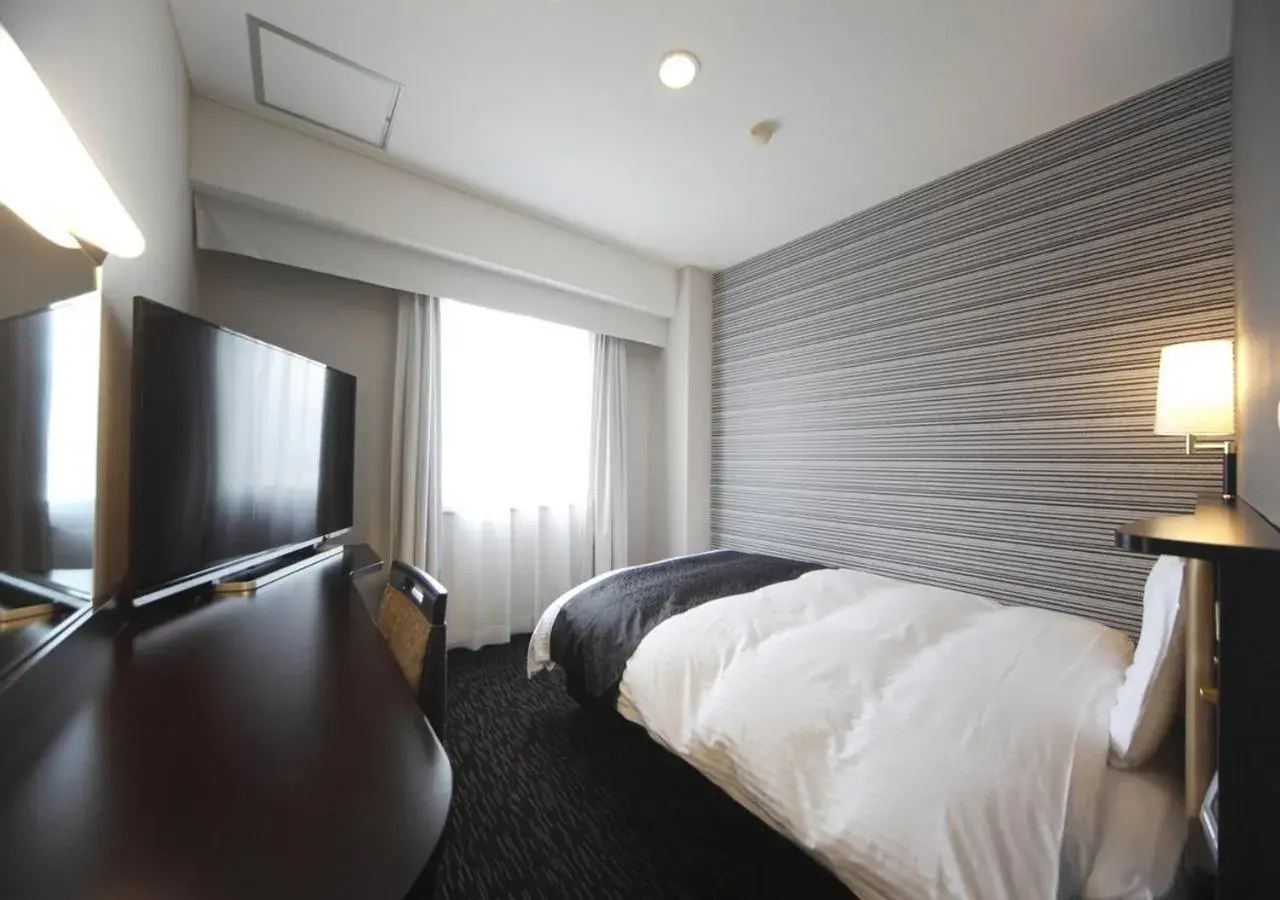 Photo of the whole room, Bed in Apa Hotel Aomori-Eki Kencho-Dori