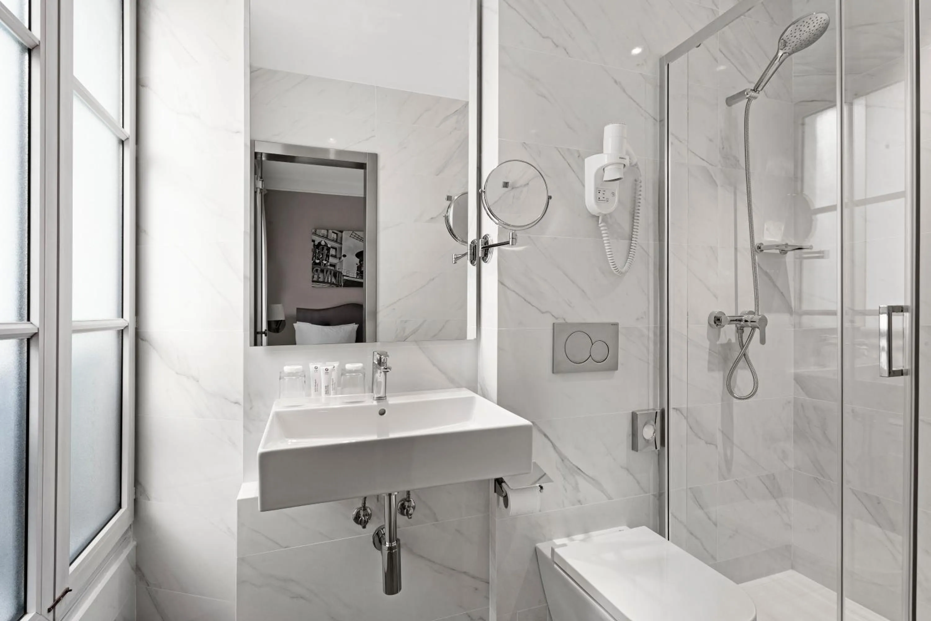 Bathroom in Exe Paris Centre