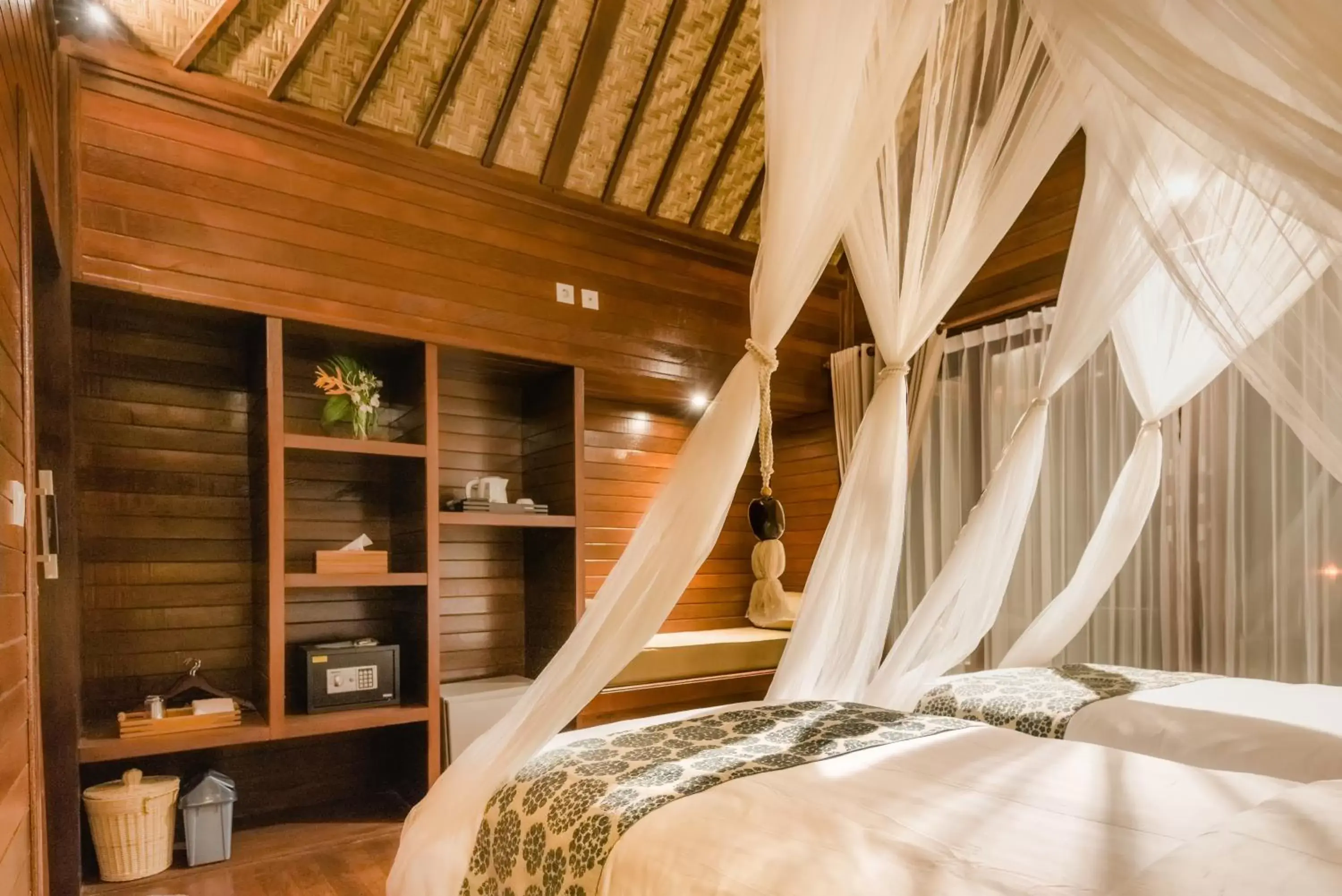Bed in Mamamia Island Villa