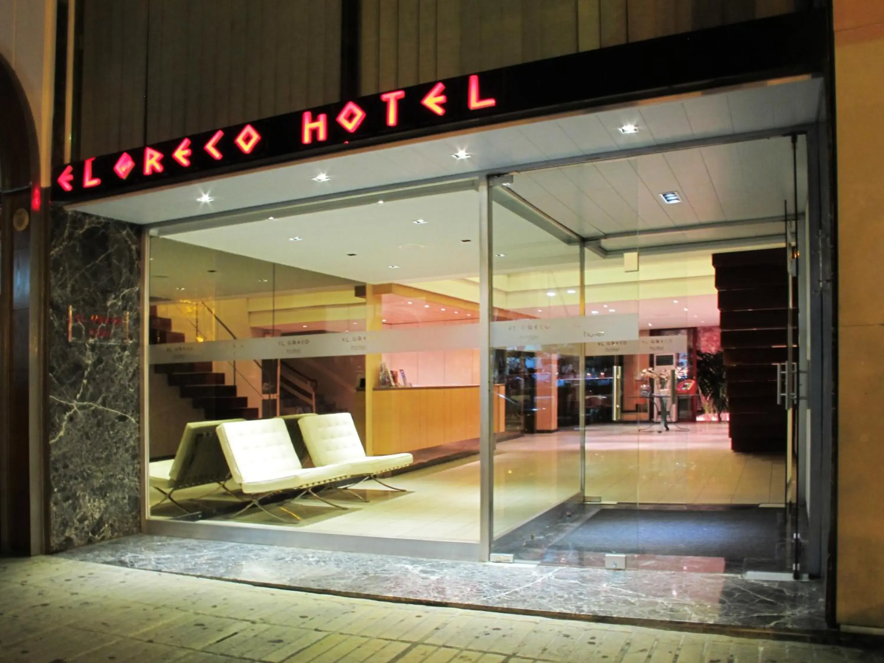 Facade/entrance in El Greco Hotel