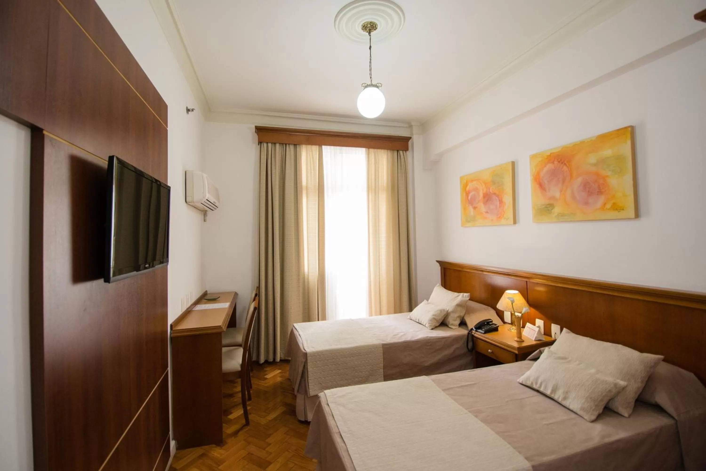 Bedroom, Bed in Hotel OK