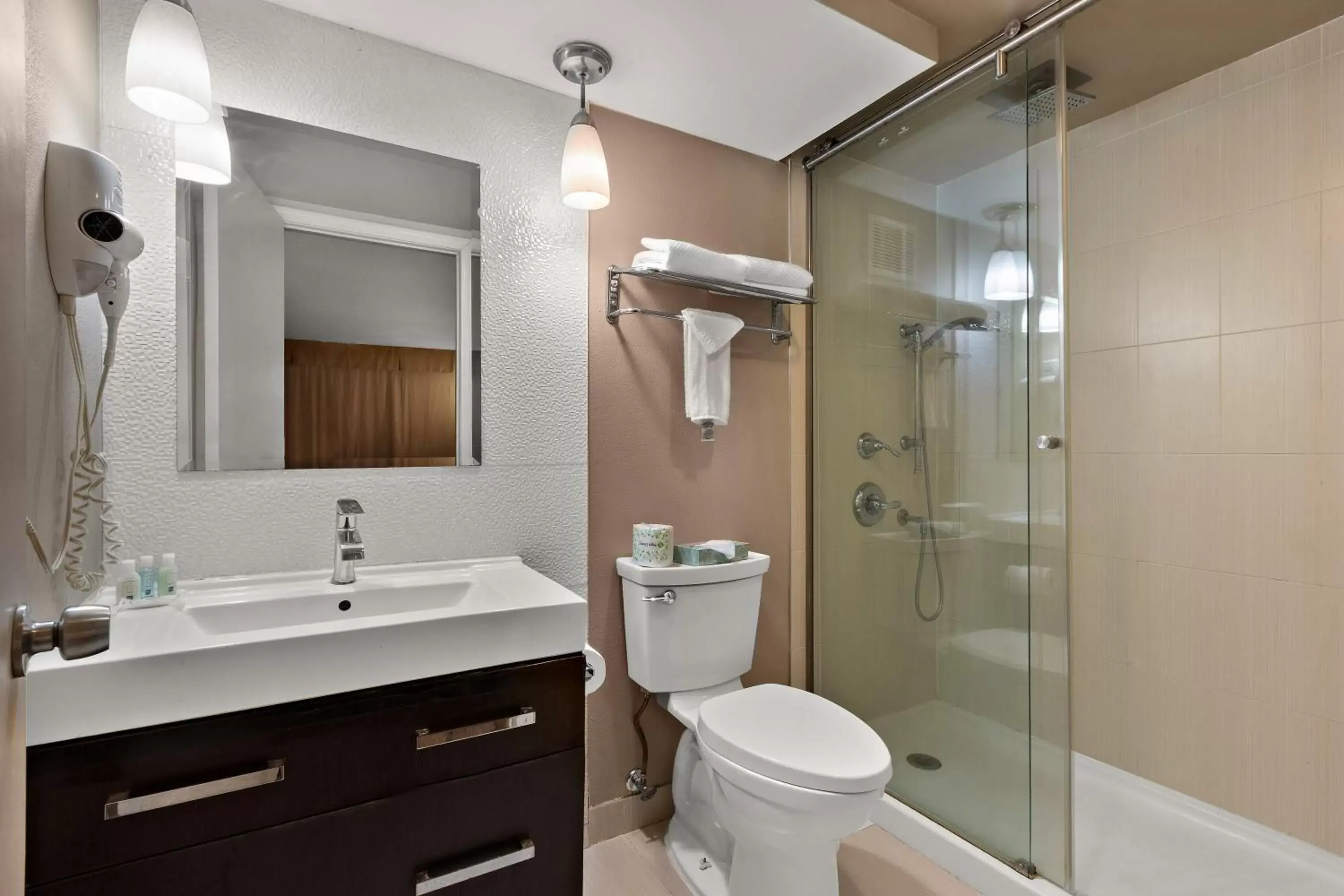 Bathroom in Quality Inn Wayne - Fairfield Area