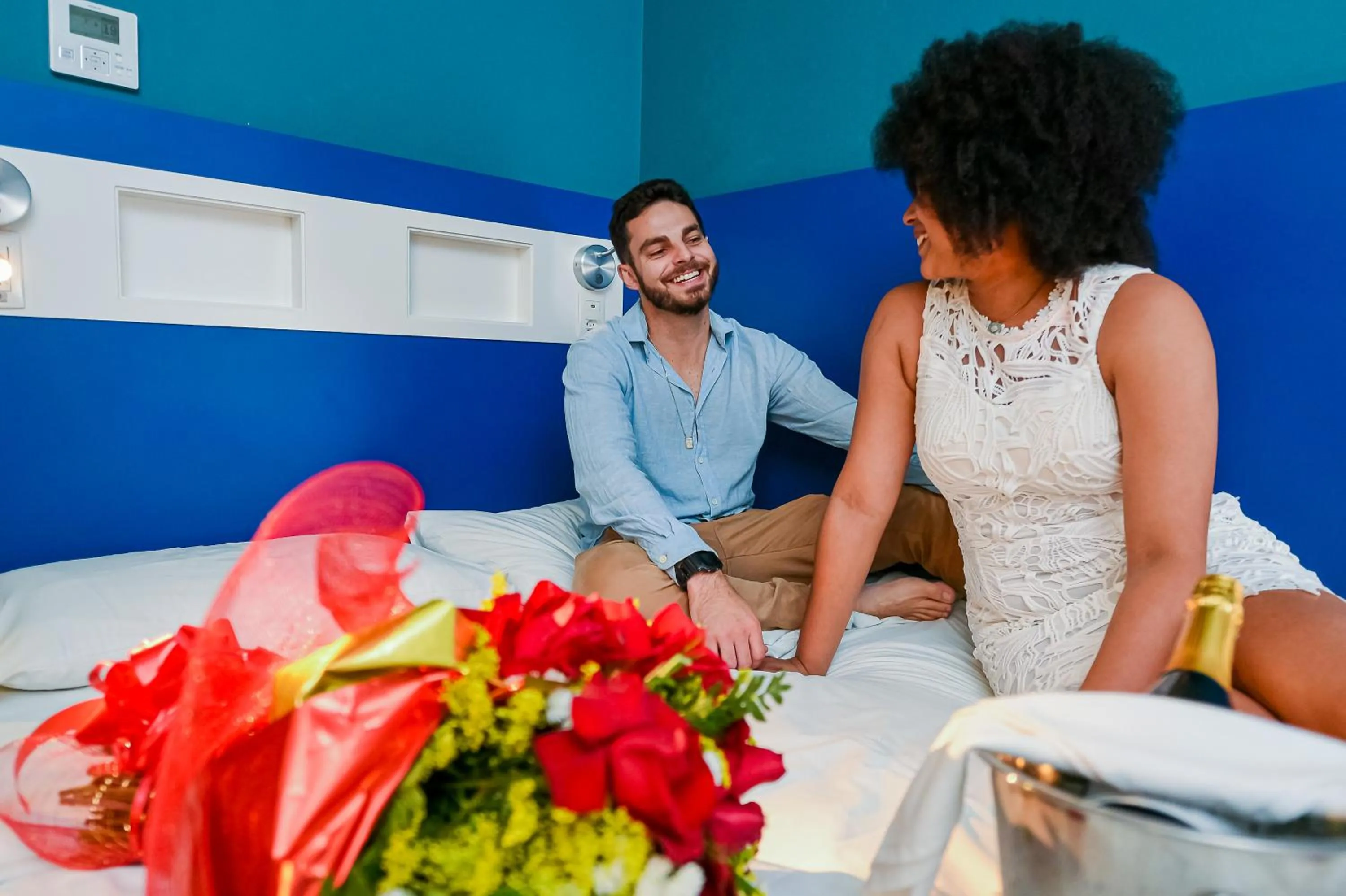 People, Bed in ibis budget Santos Gonzaga