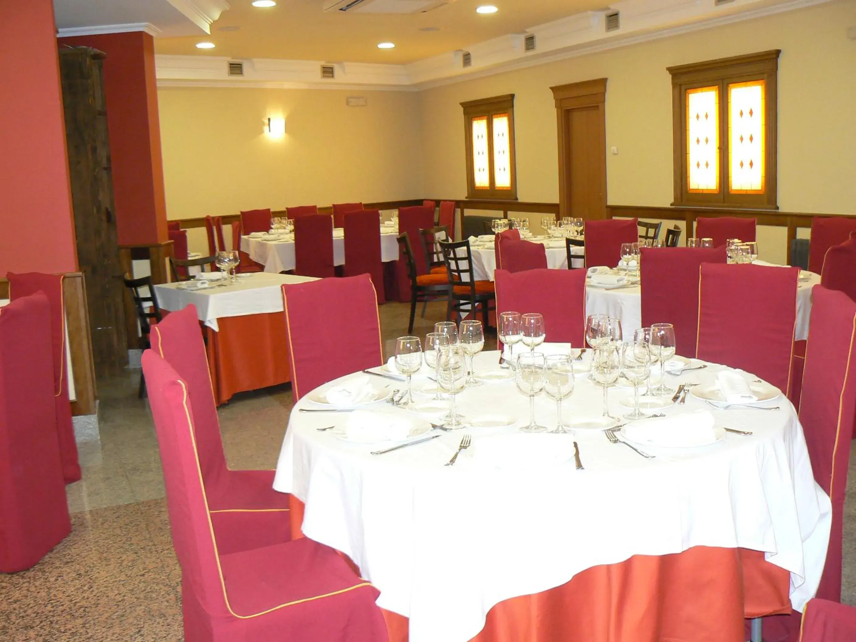 Banquet/Function facilities, Restaurant/Places to Eat in Hotel II Castillas Ávila