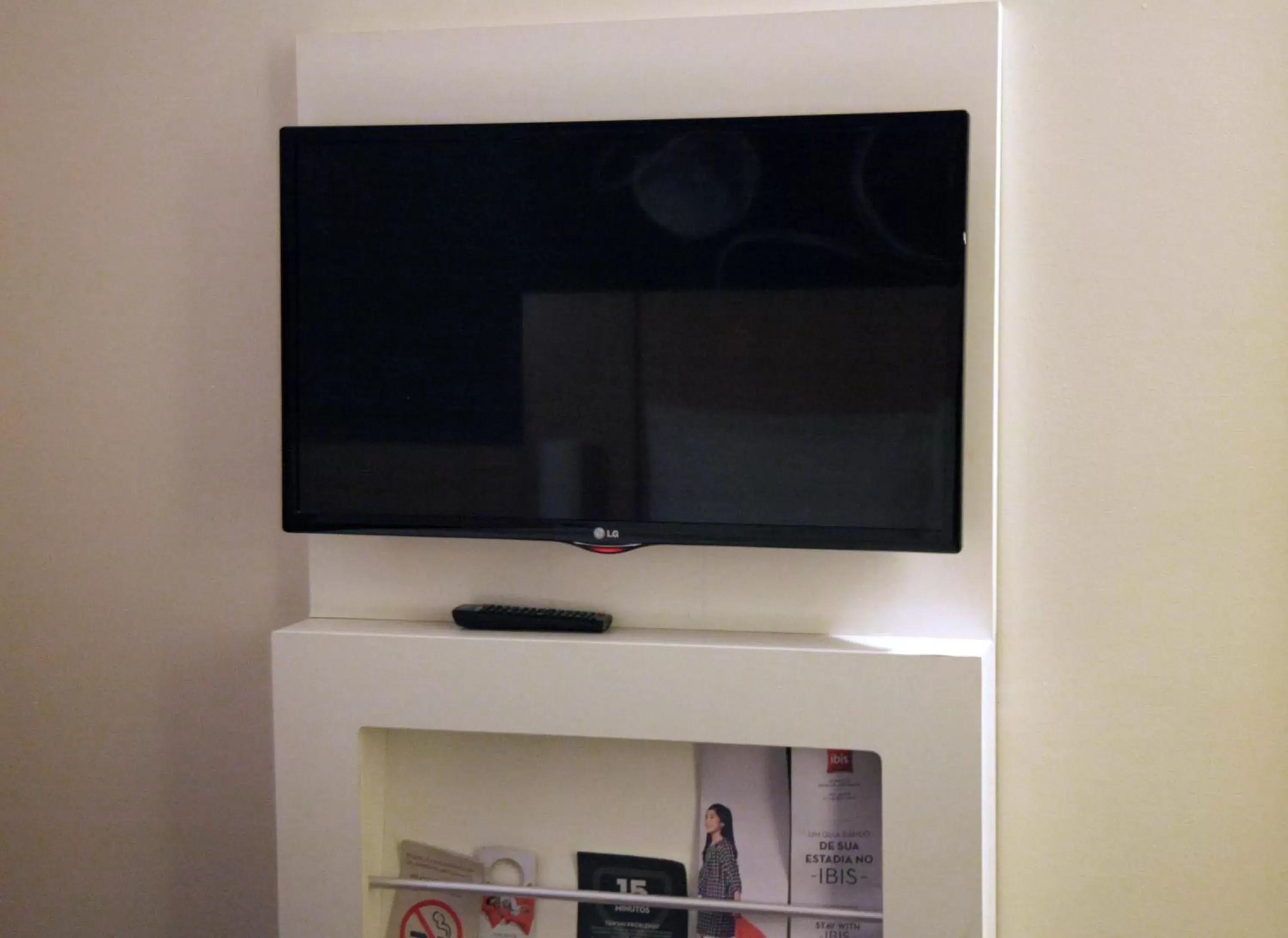 TV and multimedia, TV/Entertainment Center in ibis Bacabal