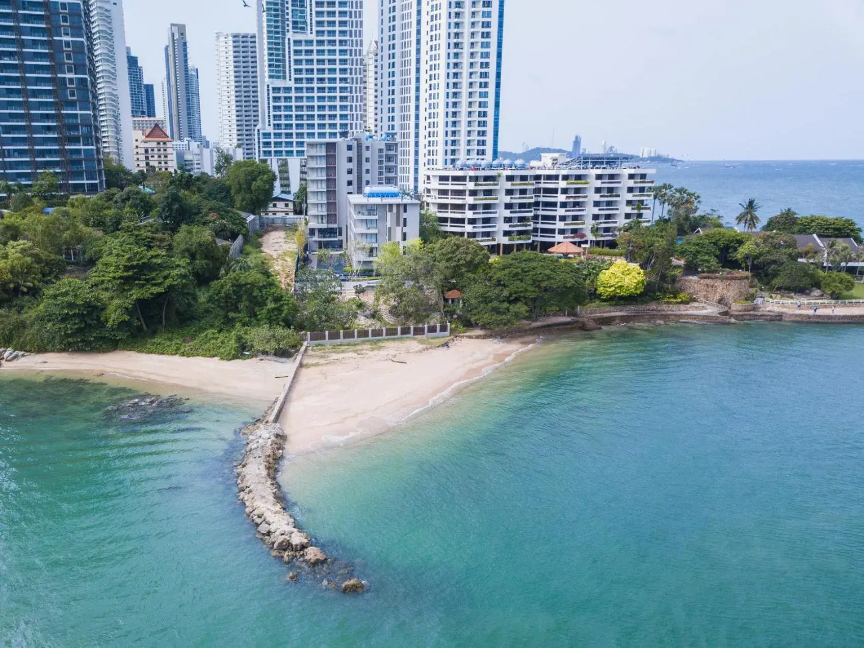 Beach, Bird's-eye View in Golden Tulip Pattaya Beach Resort