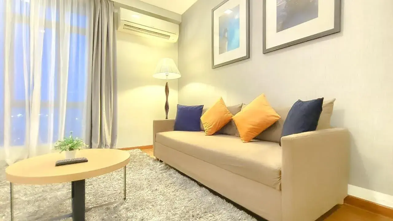 Seating Area in 1 Tebrau Suites by Subhome
