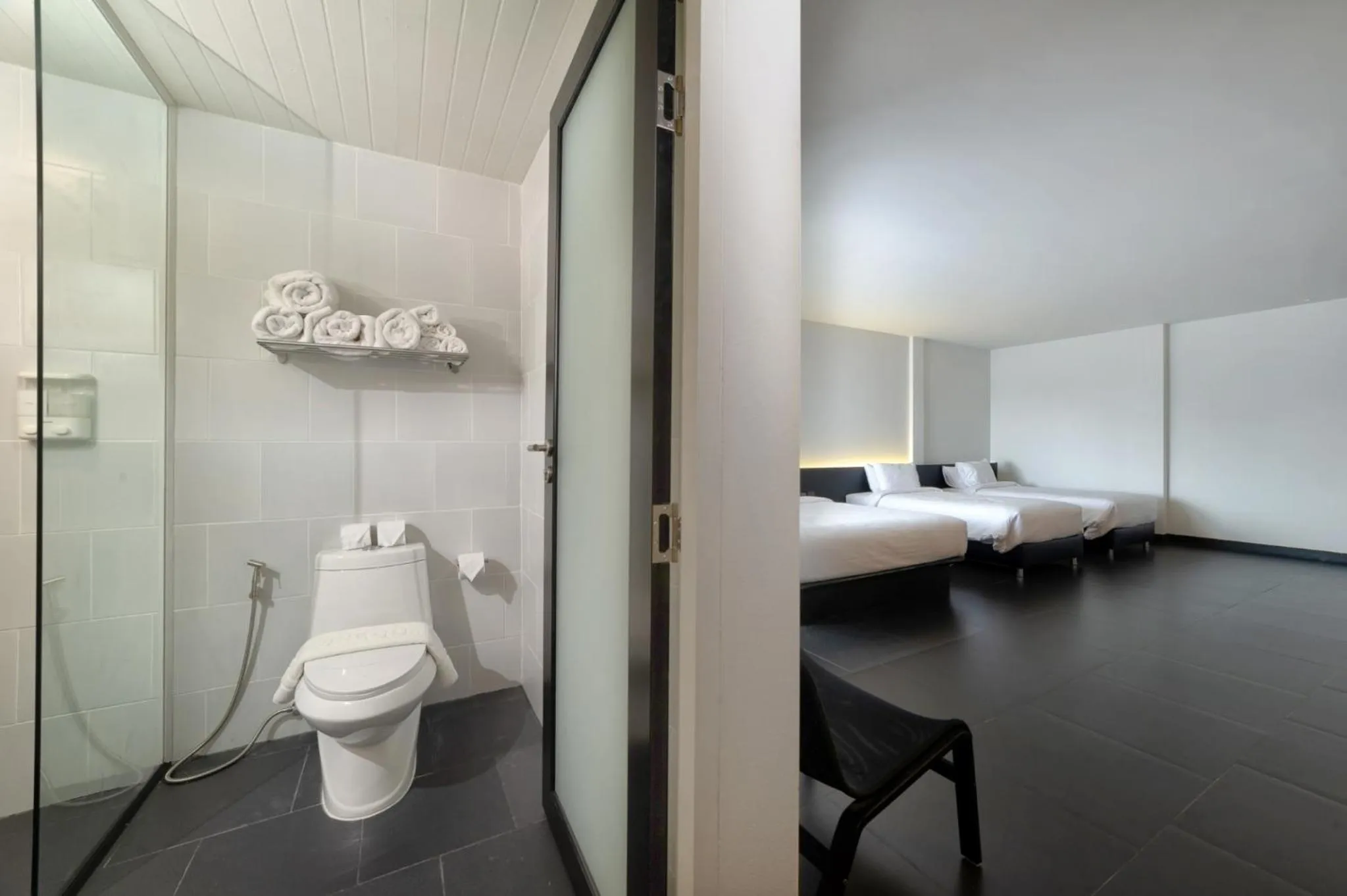 Toilet, Bed in iSilver Hotel