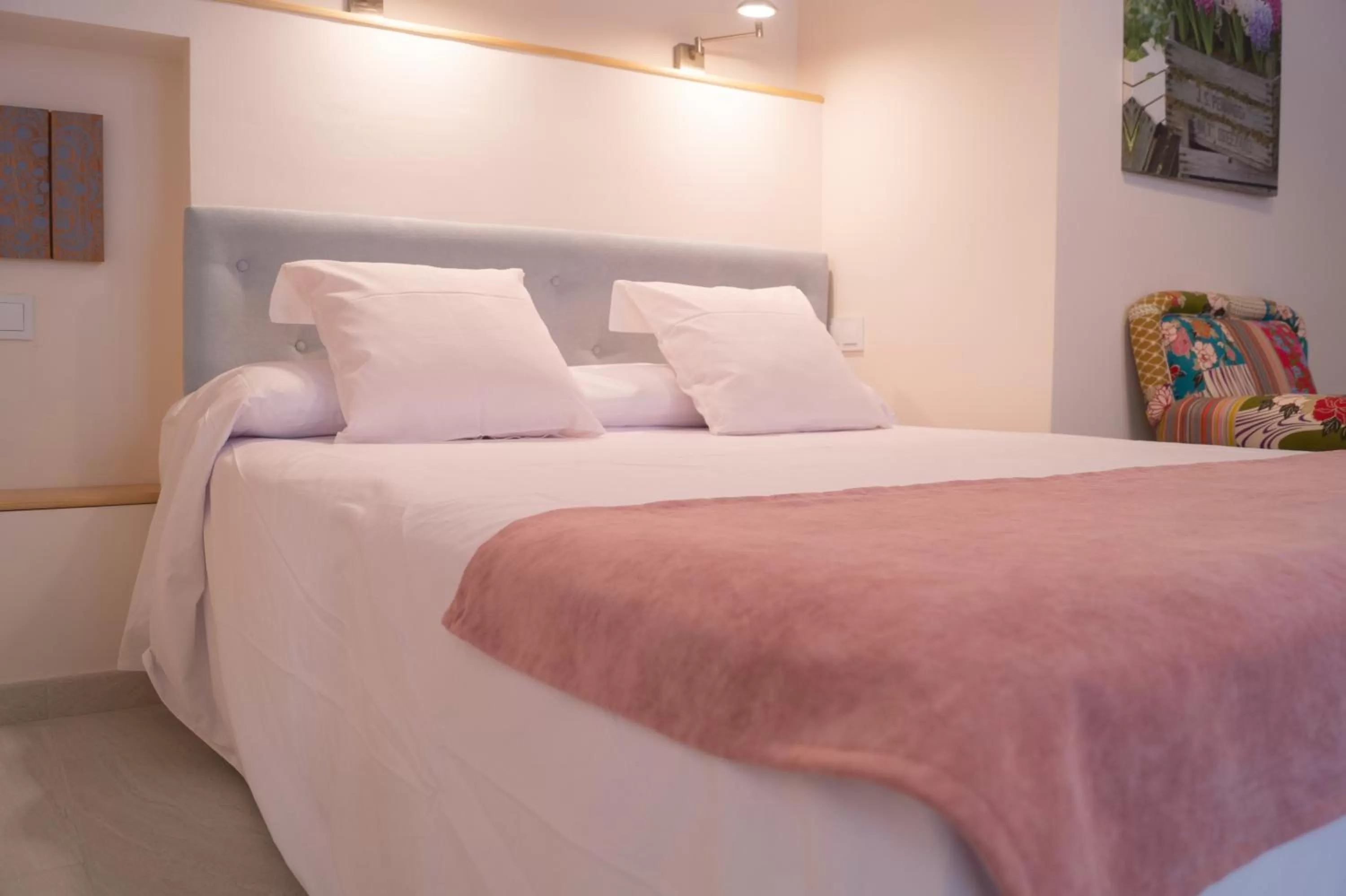 Photo of the whole room, Bed in Hospedería Baños Arabes de Córdoba Dos