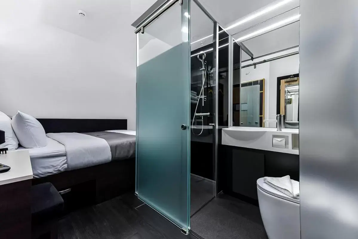 Bedroom, Bathroom in The Z Hotel Strand