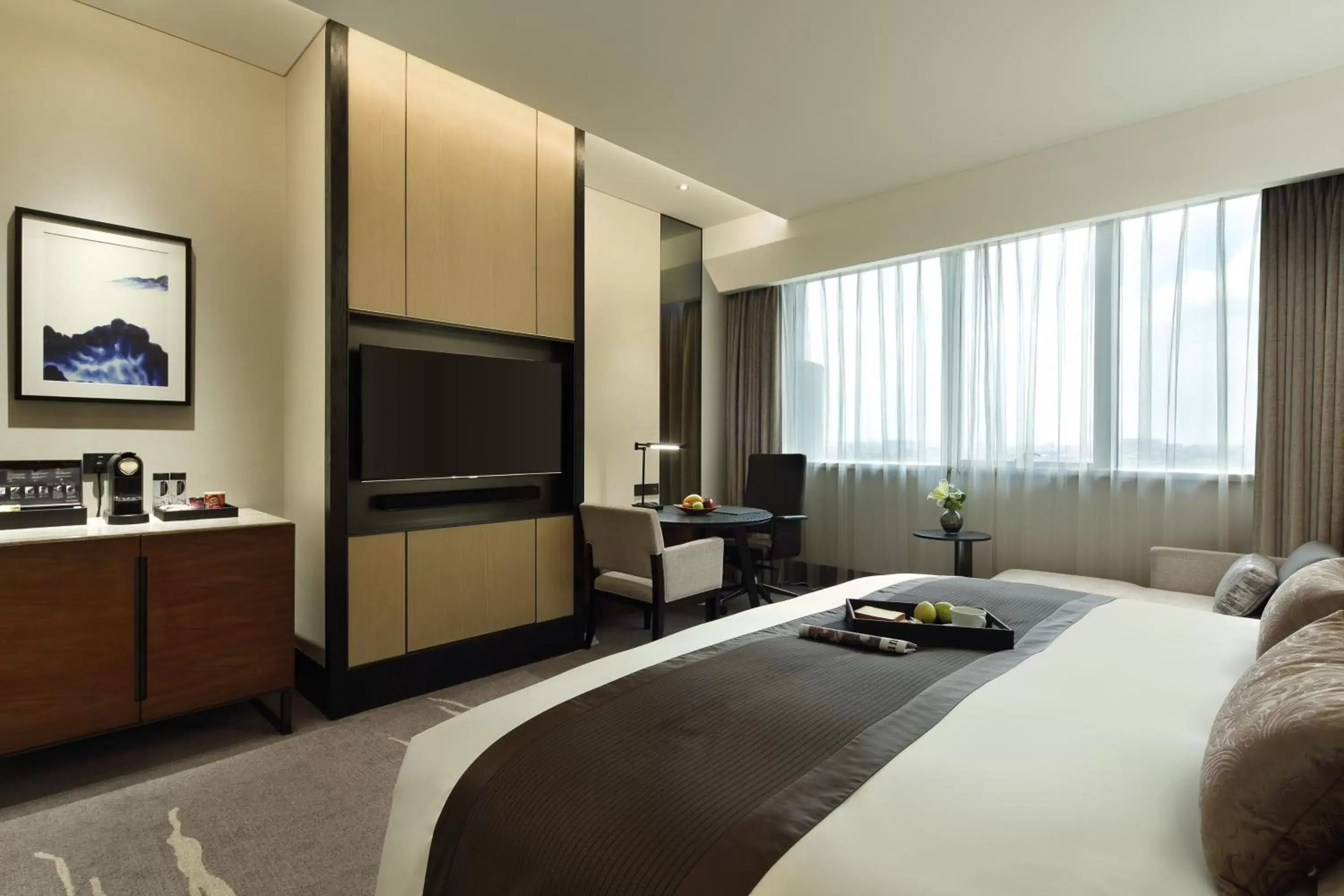 Bedroom, Bed in InterContinental Shanghai Hongqiao NECC by IHG Bedroom, Bed in InterContinental Shanghai Hongqiao NECC by IHG