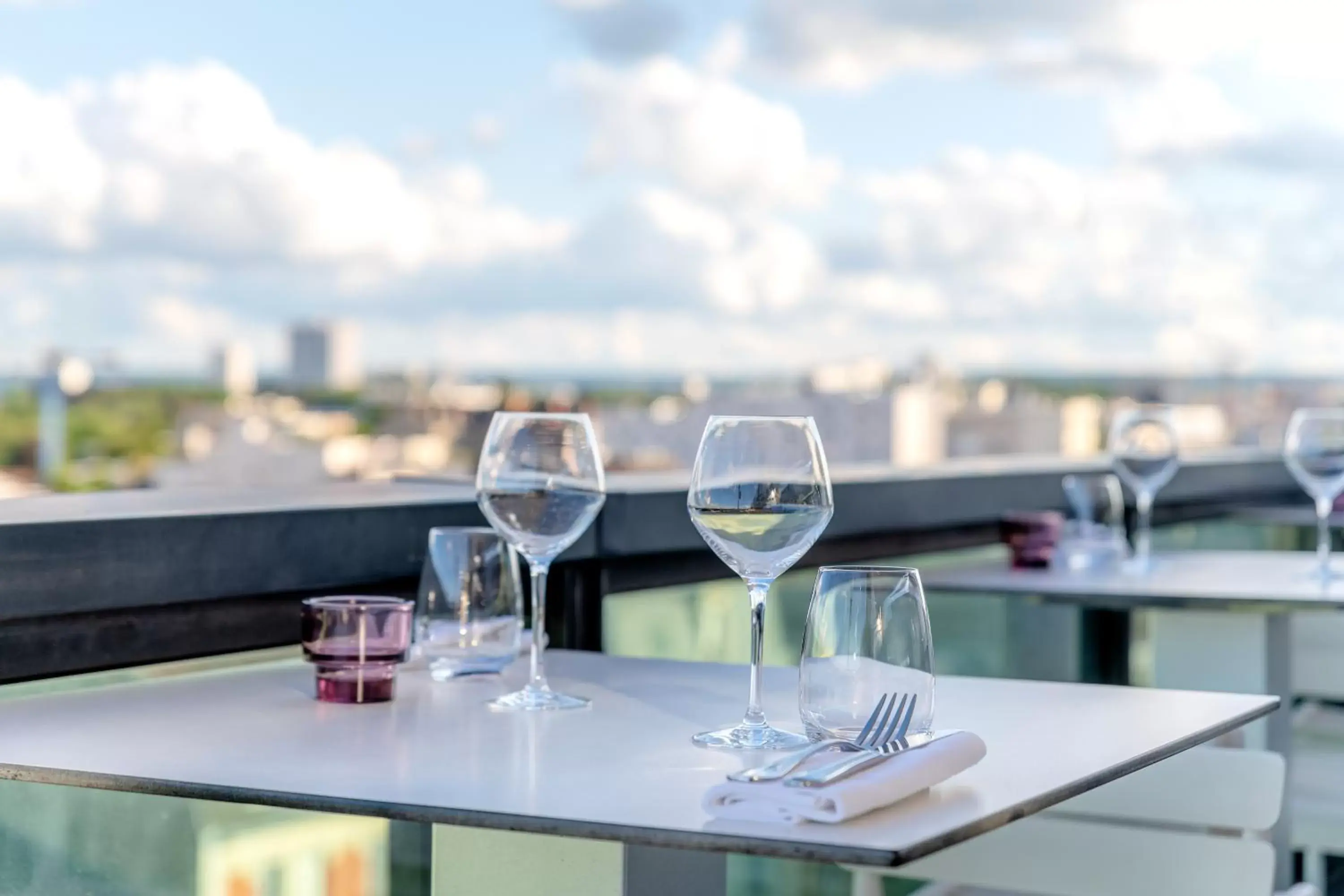 Patio, Restaurant/Places to Eat in Holiday Inn Reims Centre, an IHG Hotel